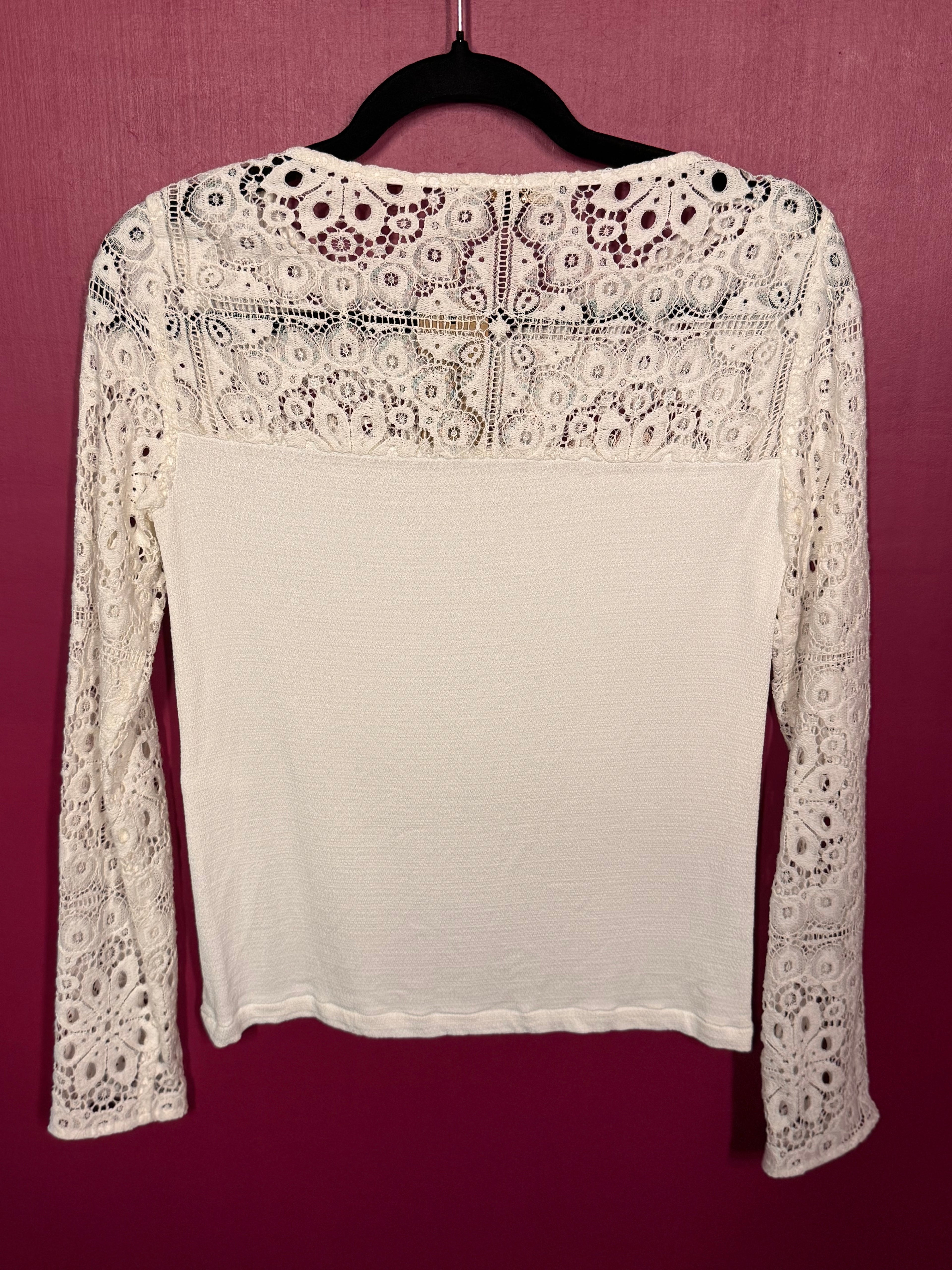 Blouse blanche avec dentelle