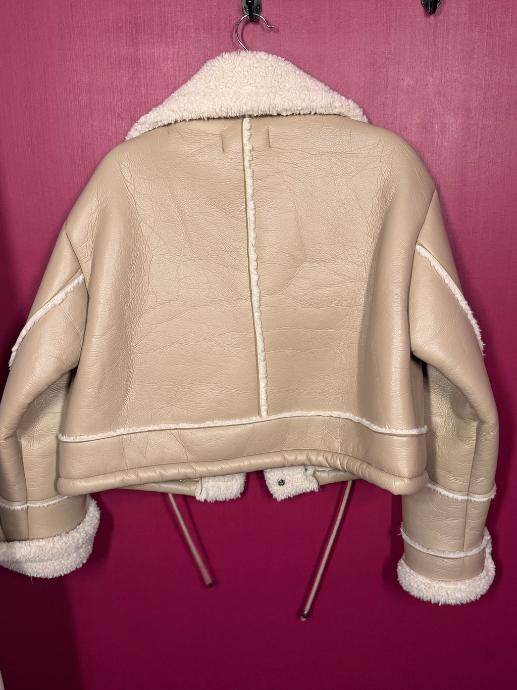 Manteau écru fausse fourrure