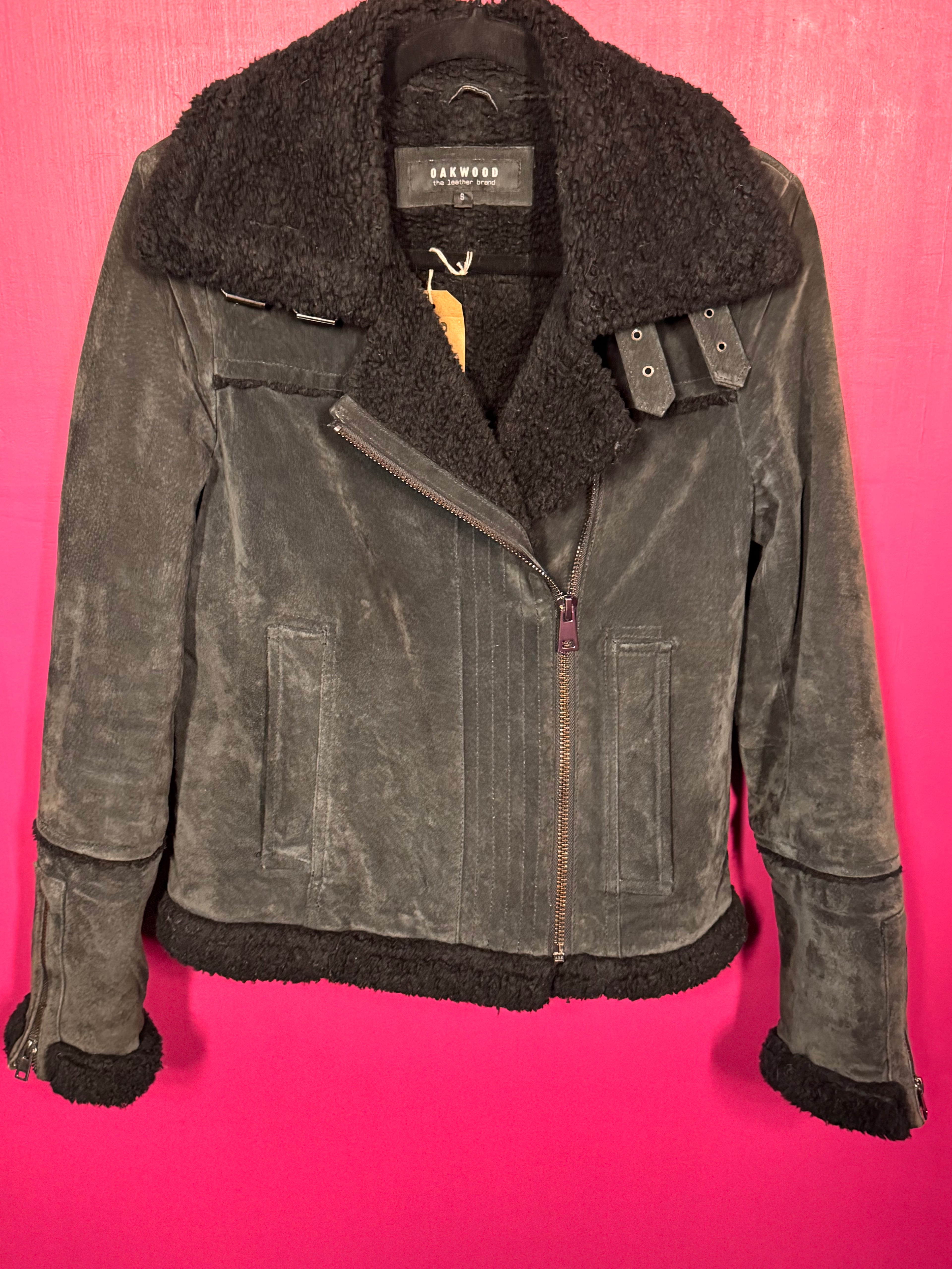 Manteau en daim fausse fourrure noire