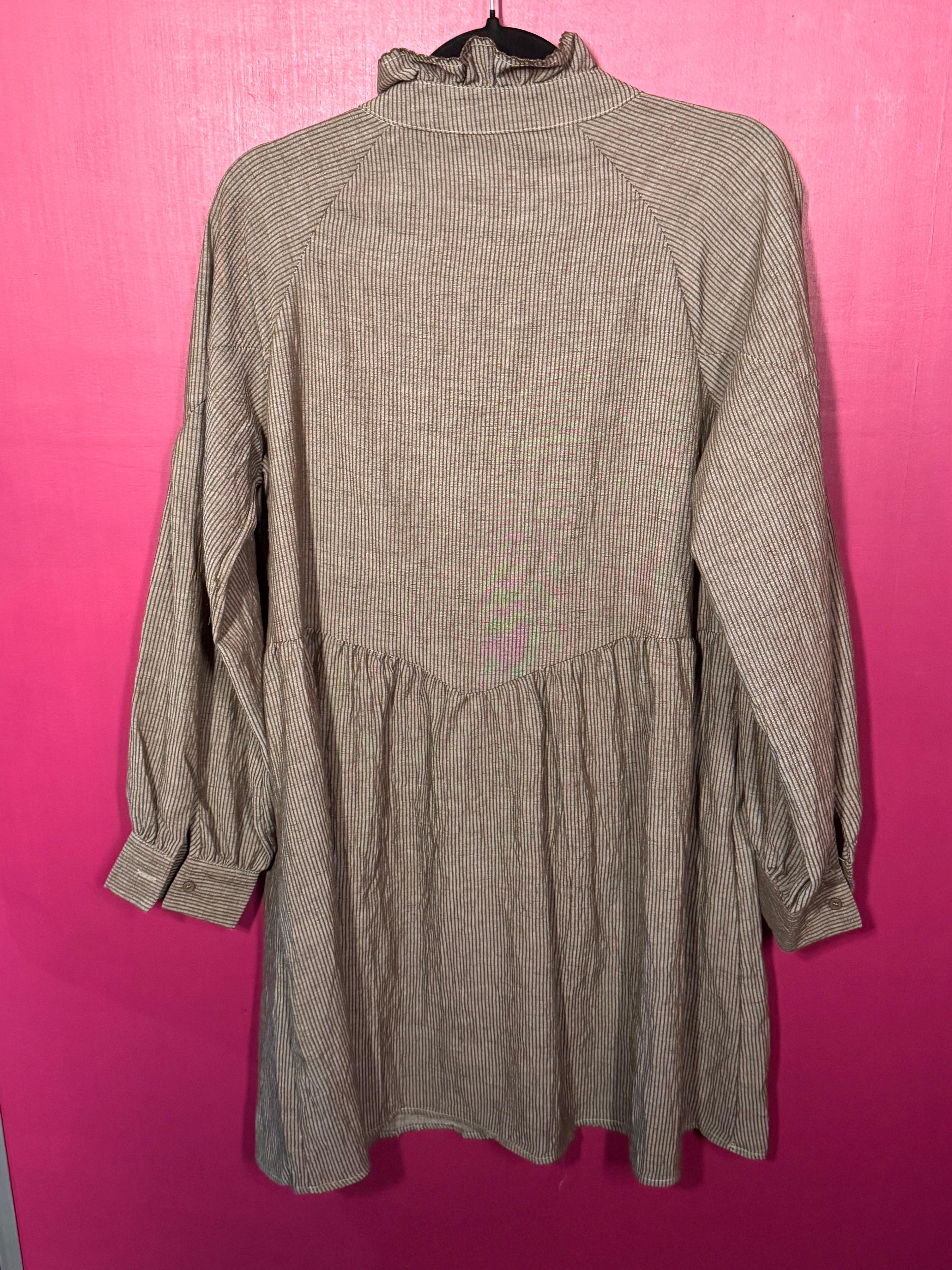 Robe à rayures grise