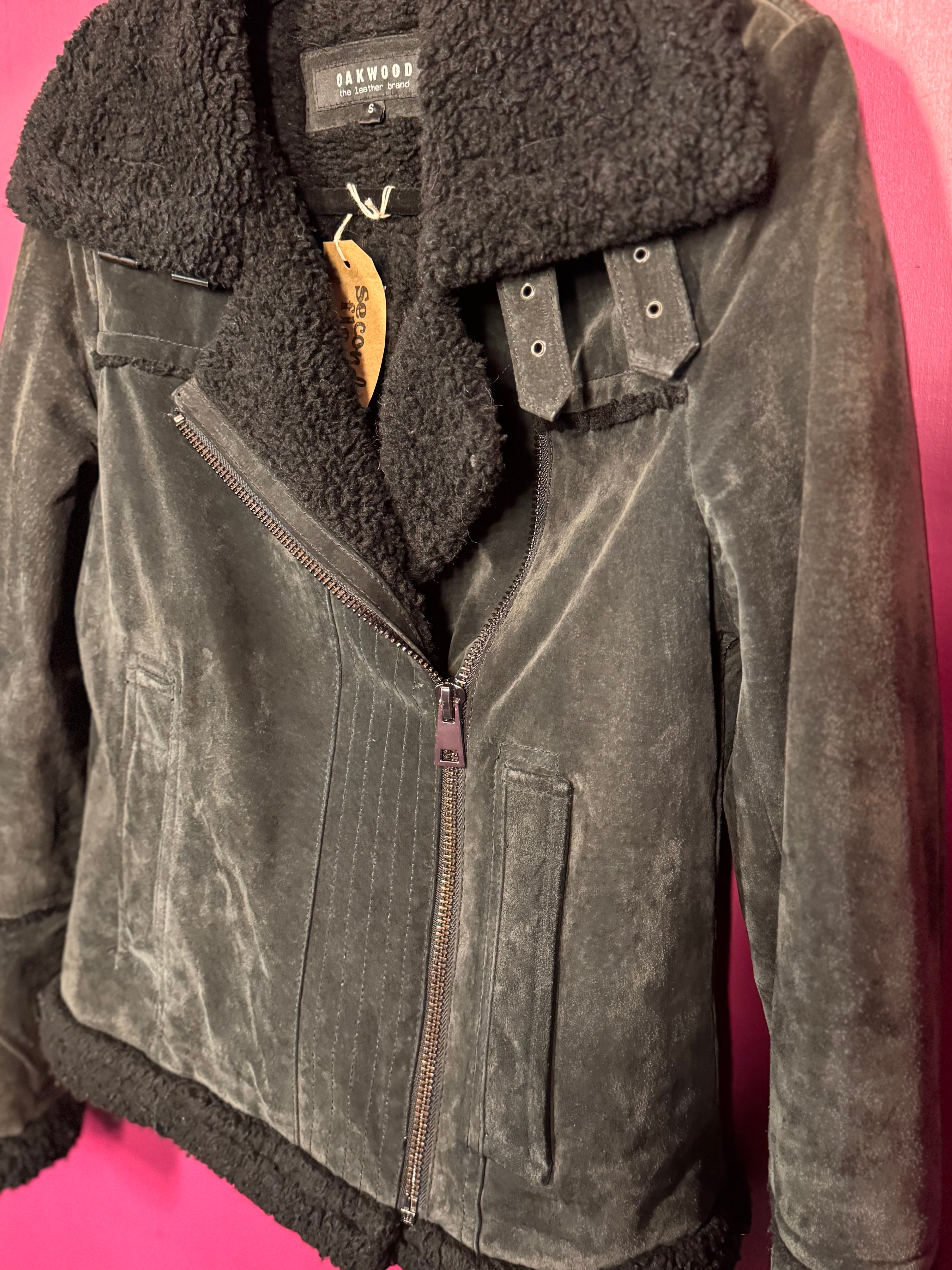 Manteau en daim fausse fourrure noire