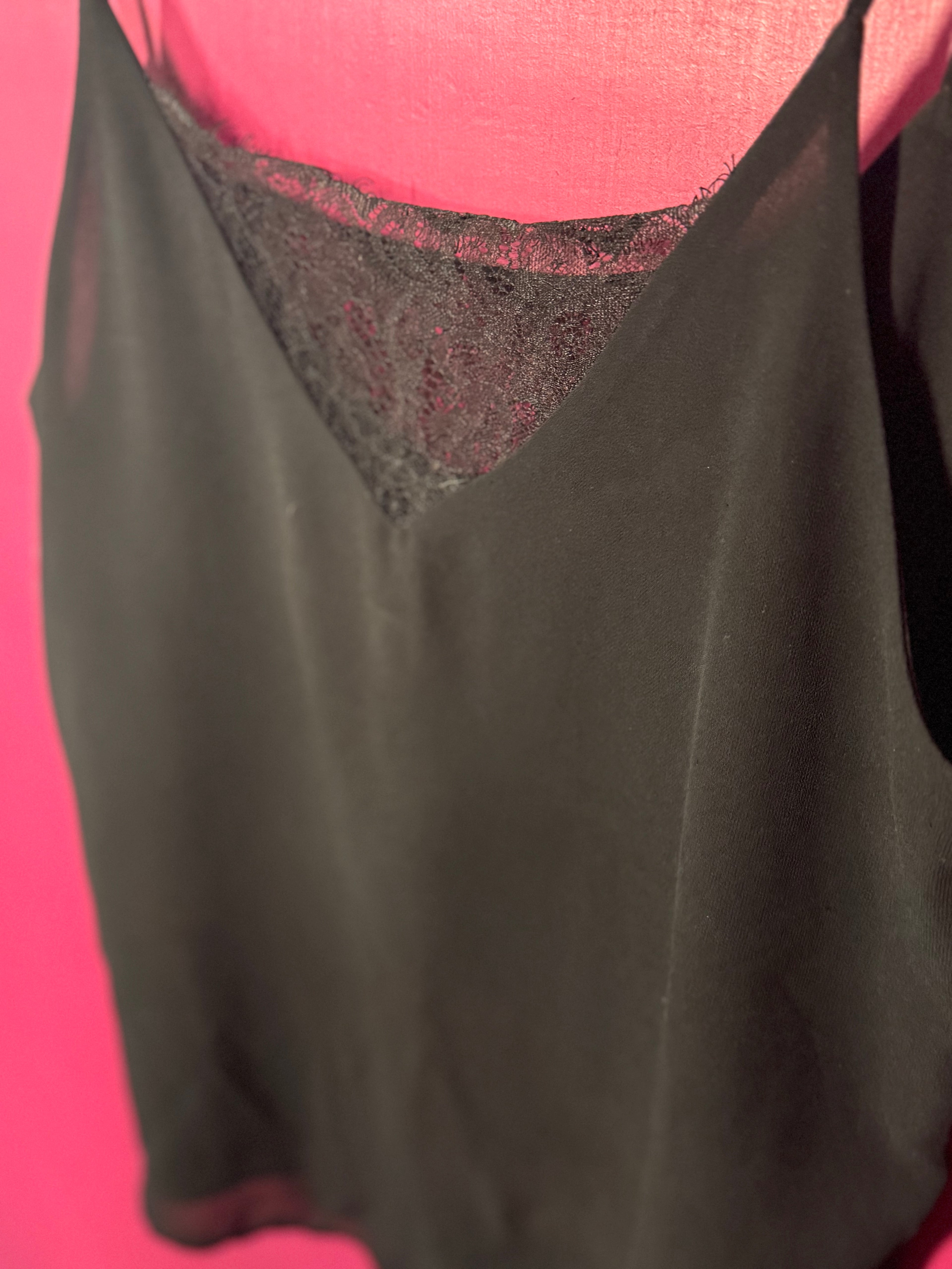 Top avec dentelle noir