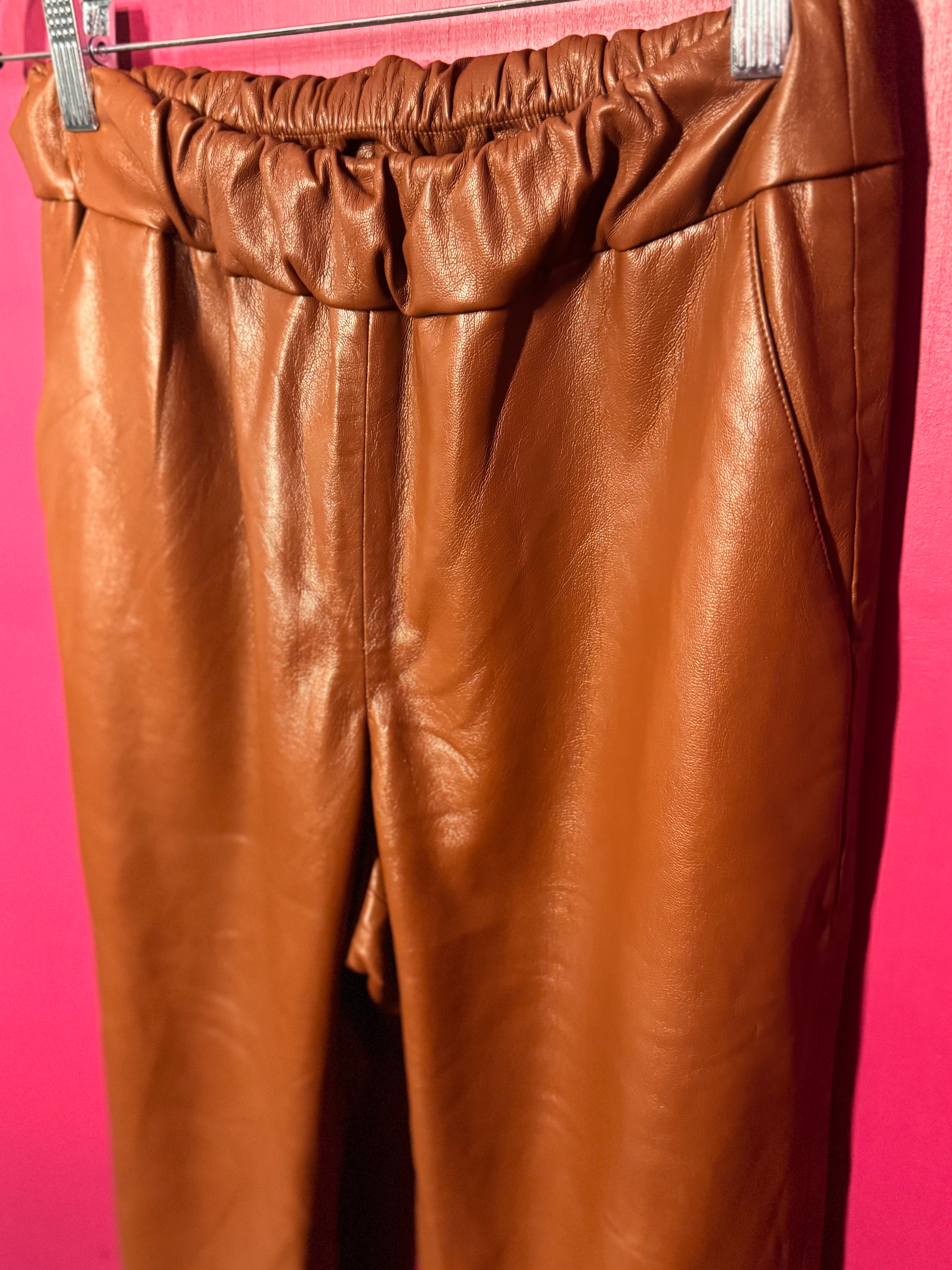 Pantalon cuir vegan camel