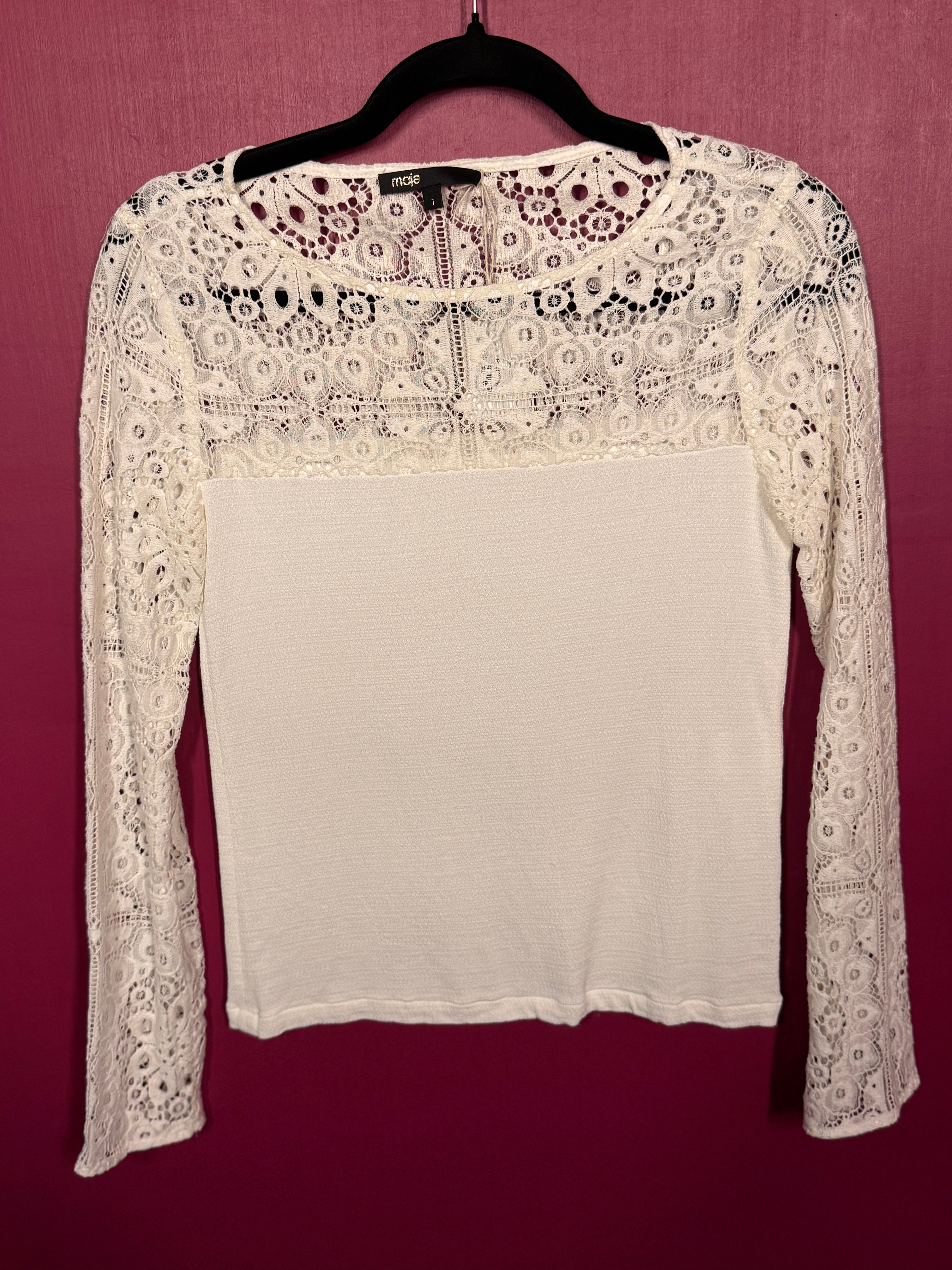 Blouse blanche avec dentelle