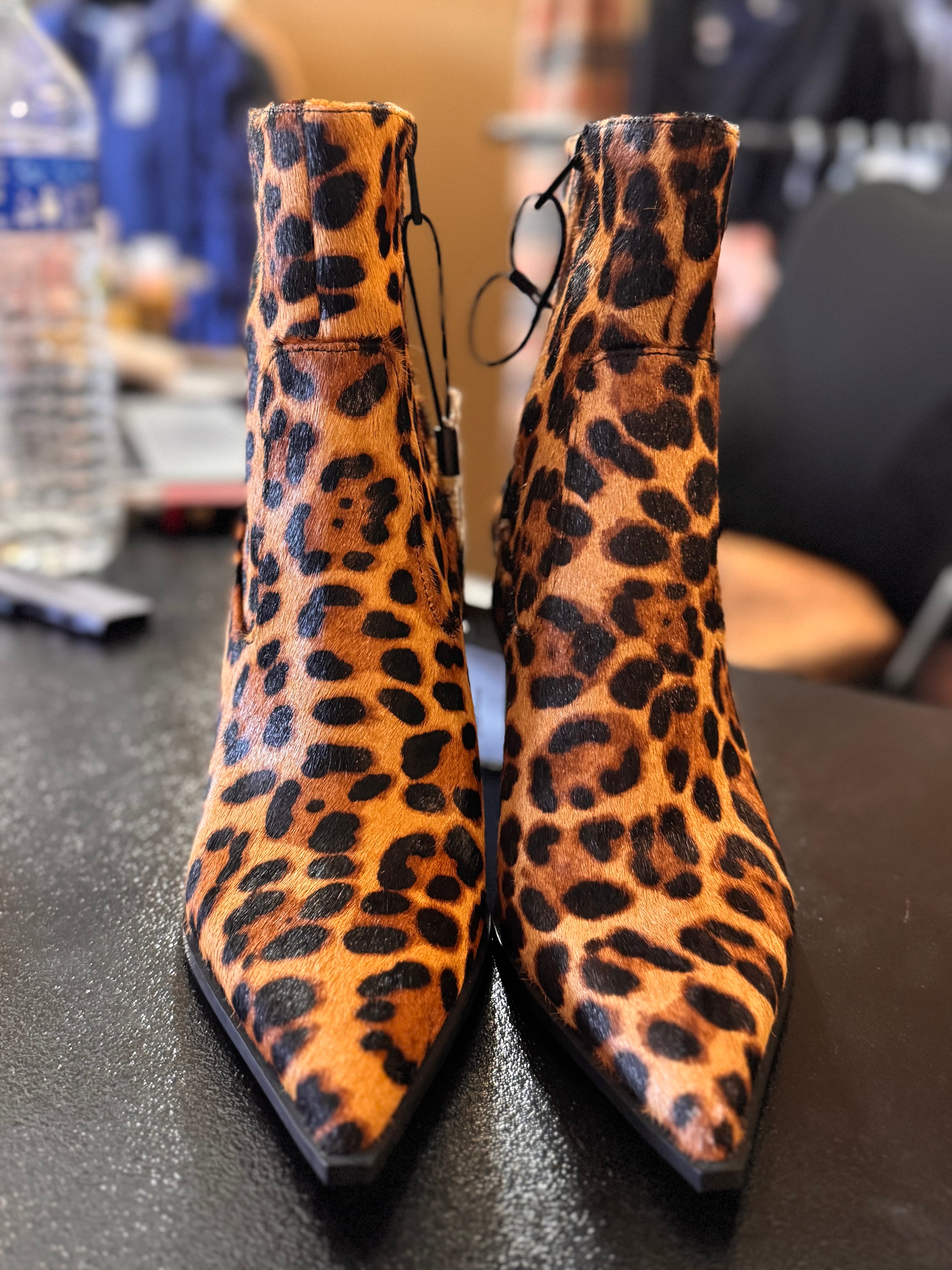 Bottines à talons aiguilles léopard