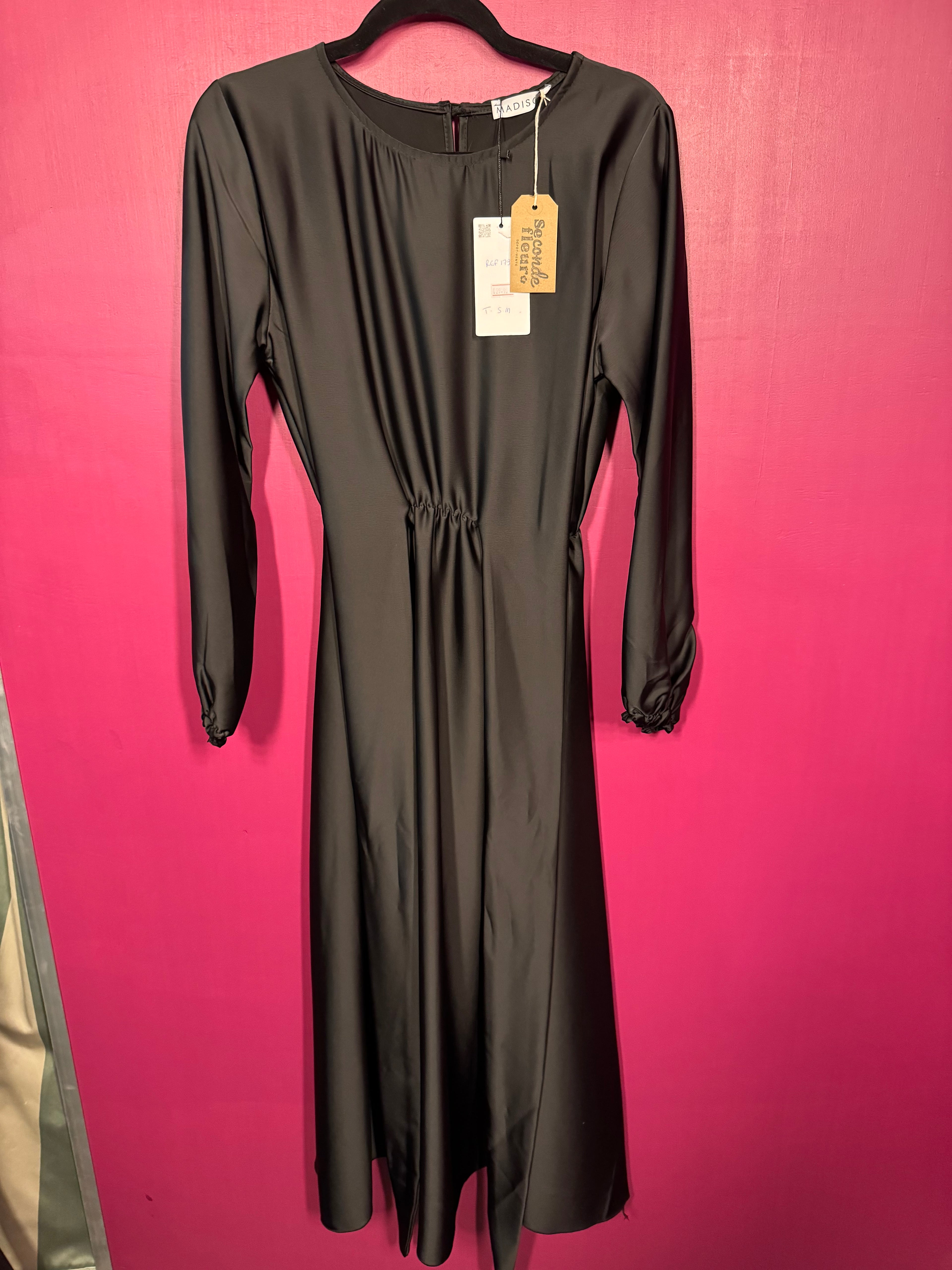 Robe satinée longue noire