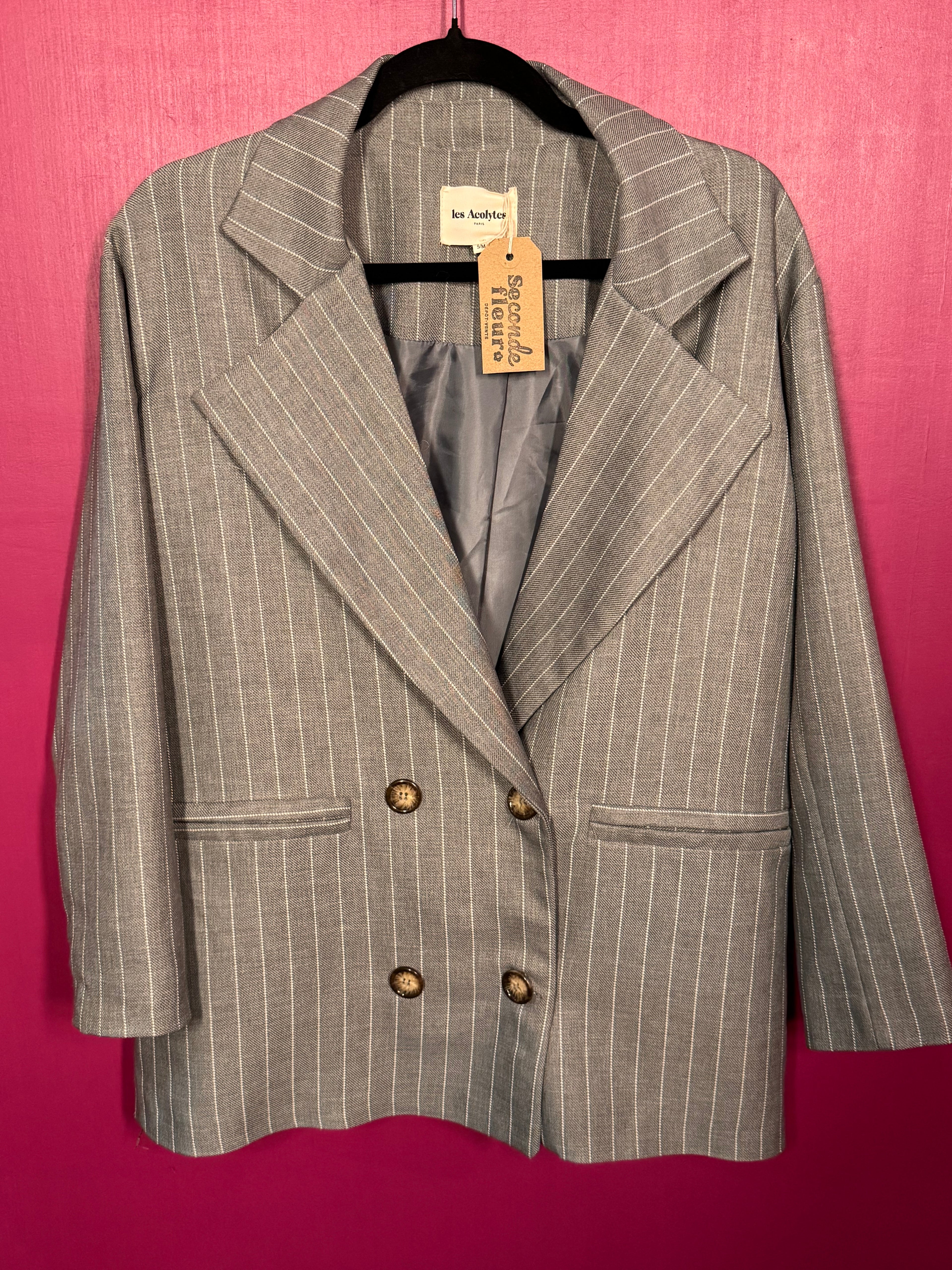 Blazer gris à rayures blanches