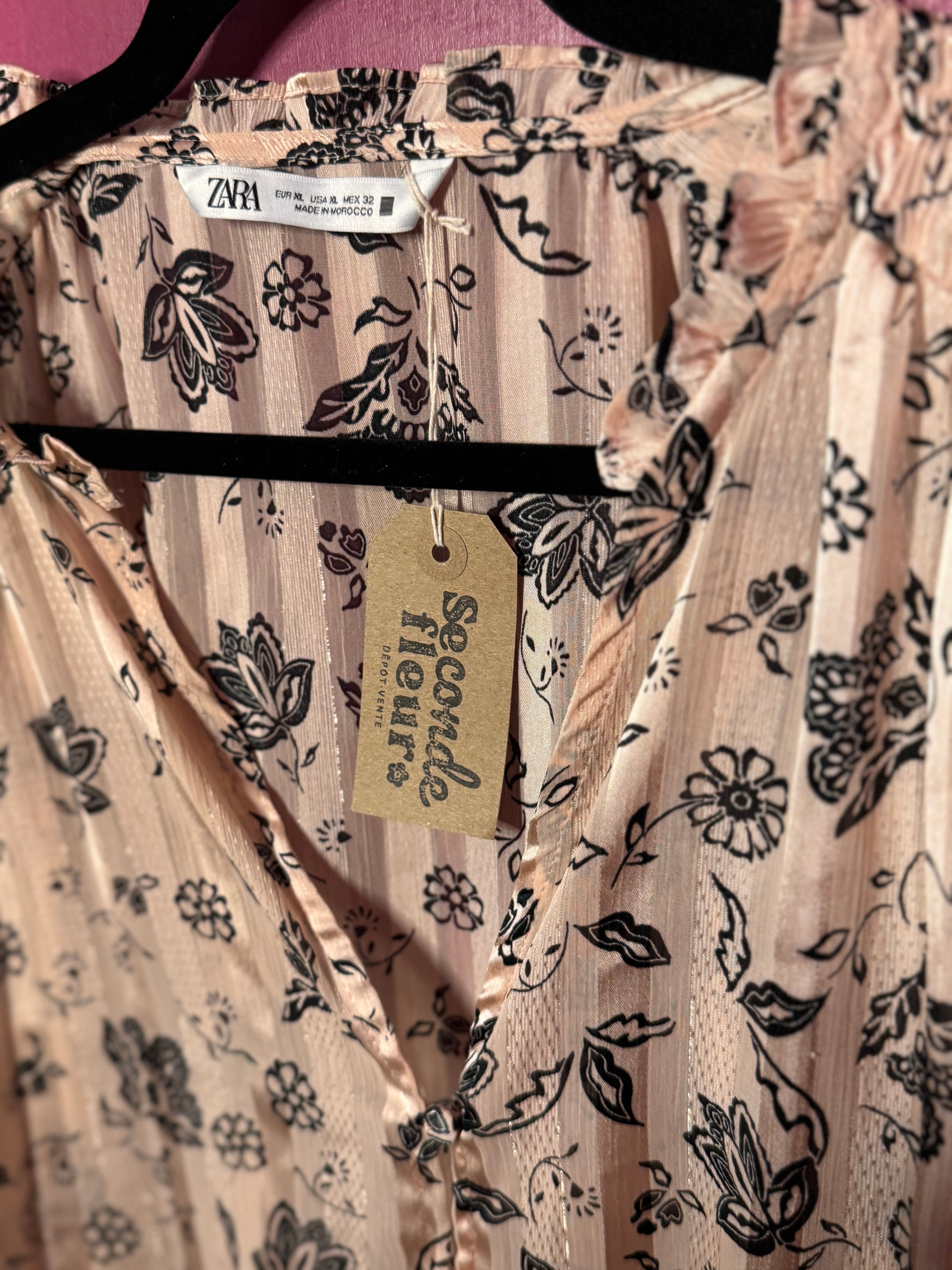 Blouse fleurie satinée