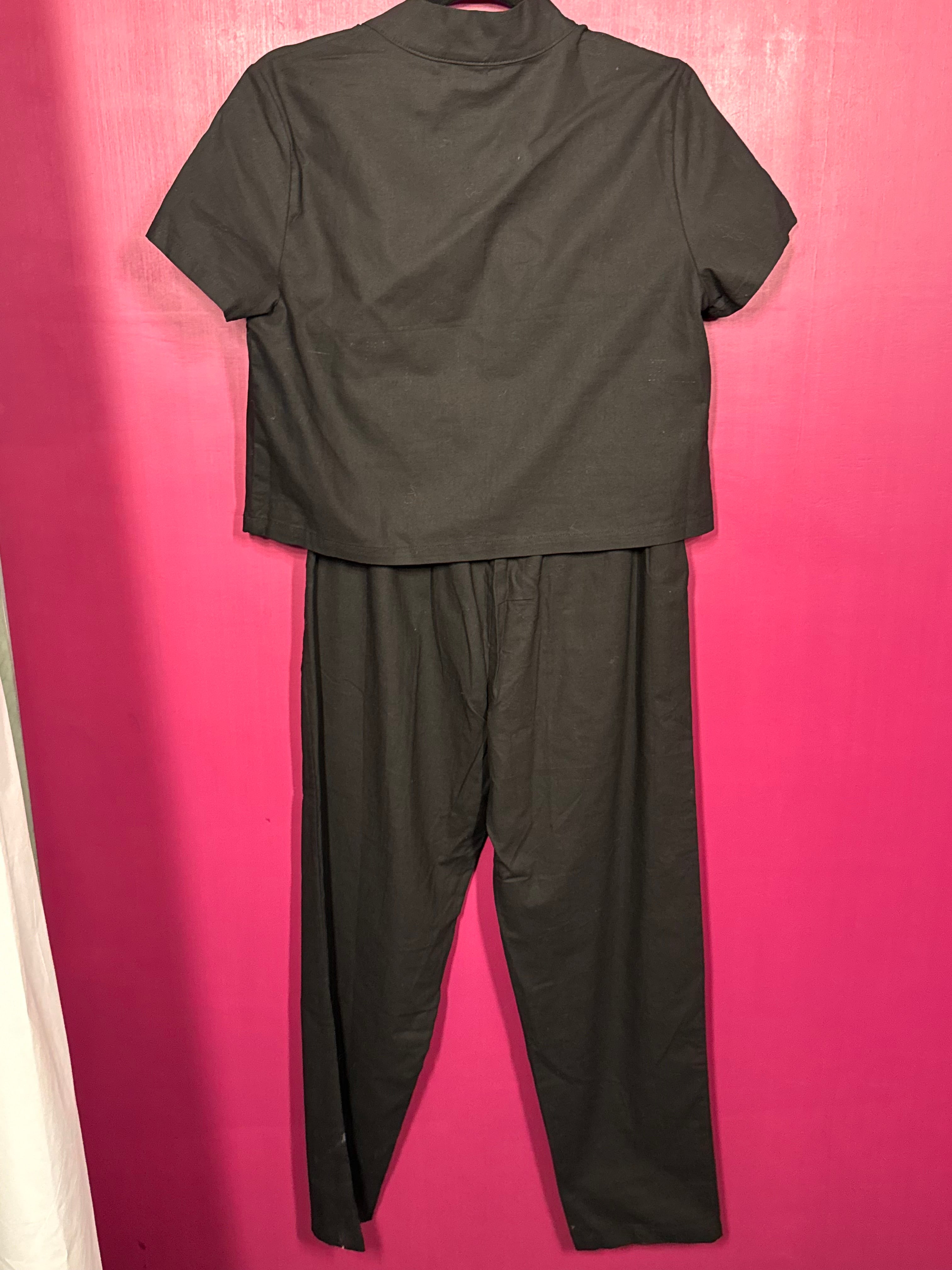 Ensemble noir fluide