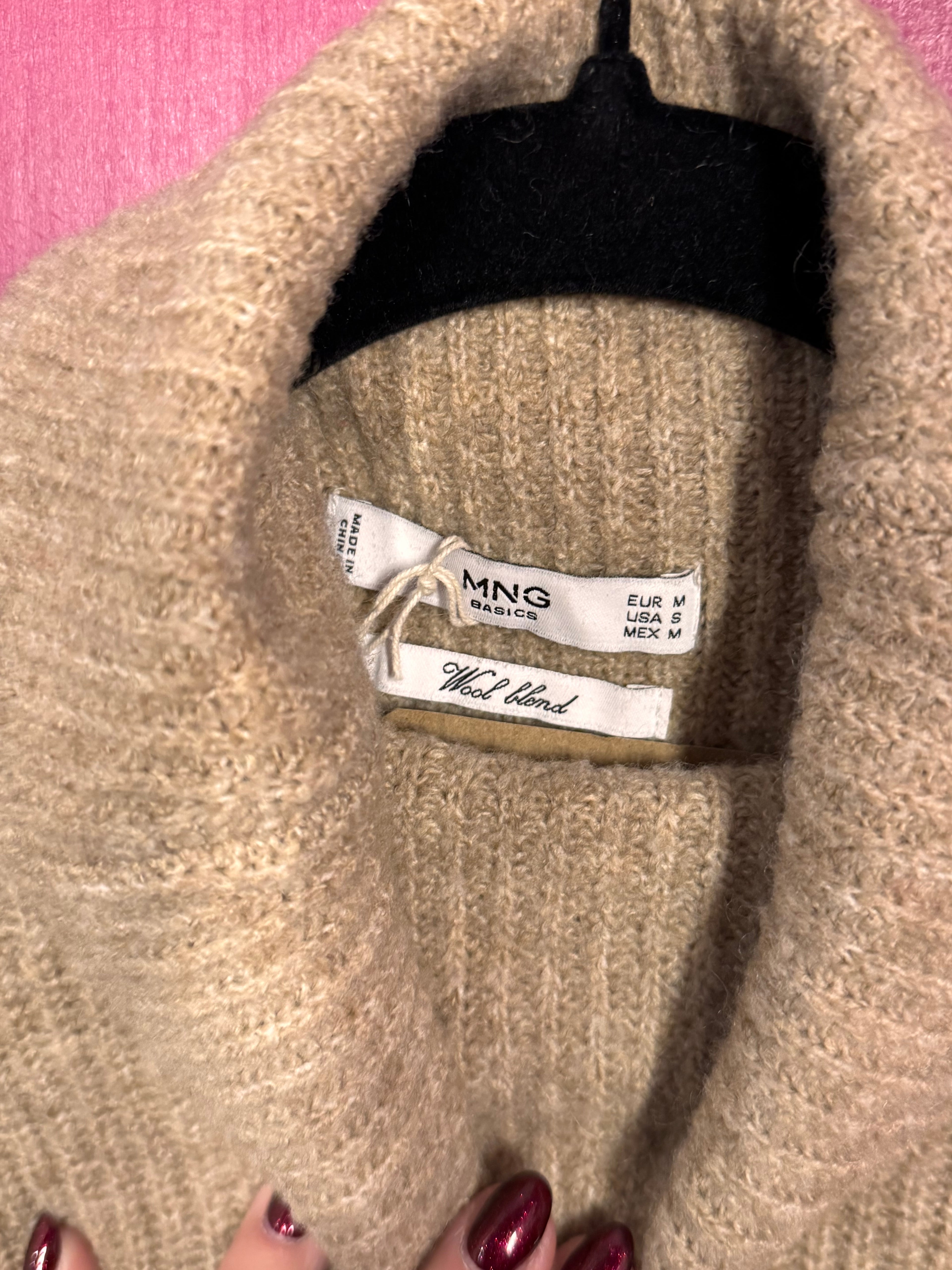 Robe col roulé beige