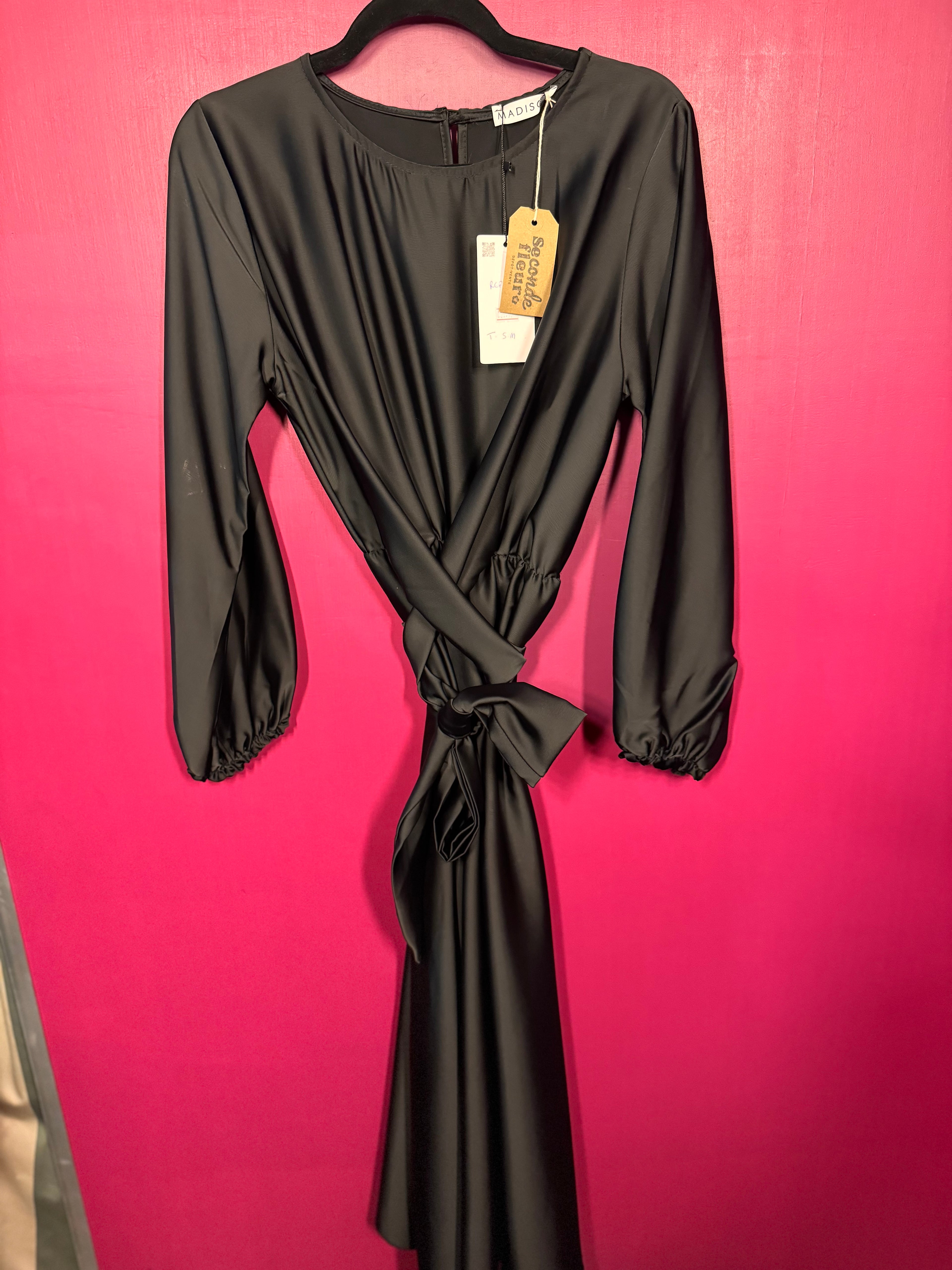 Robe satinée longue noire