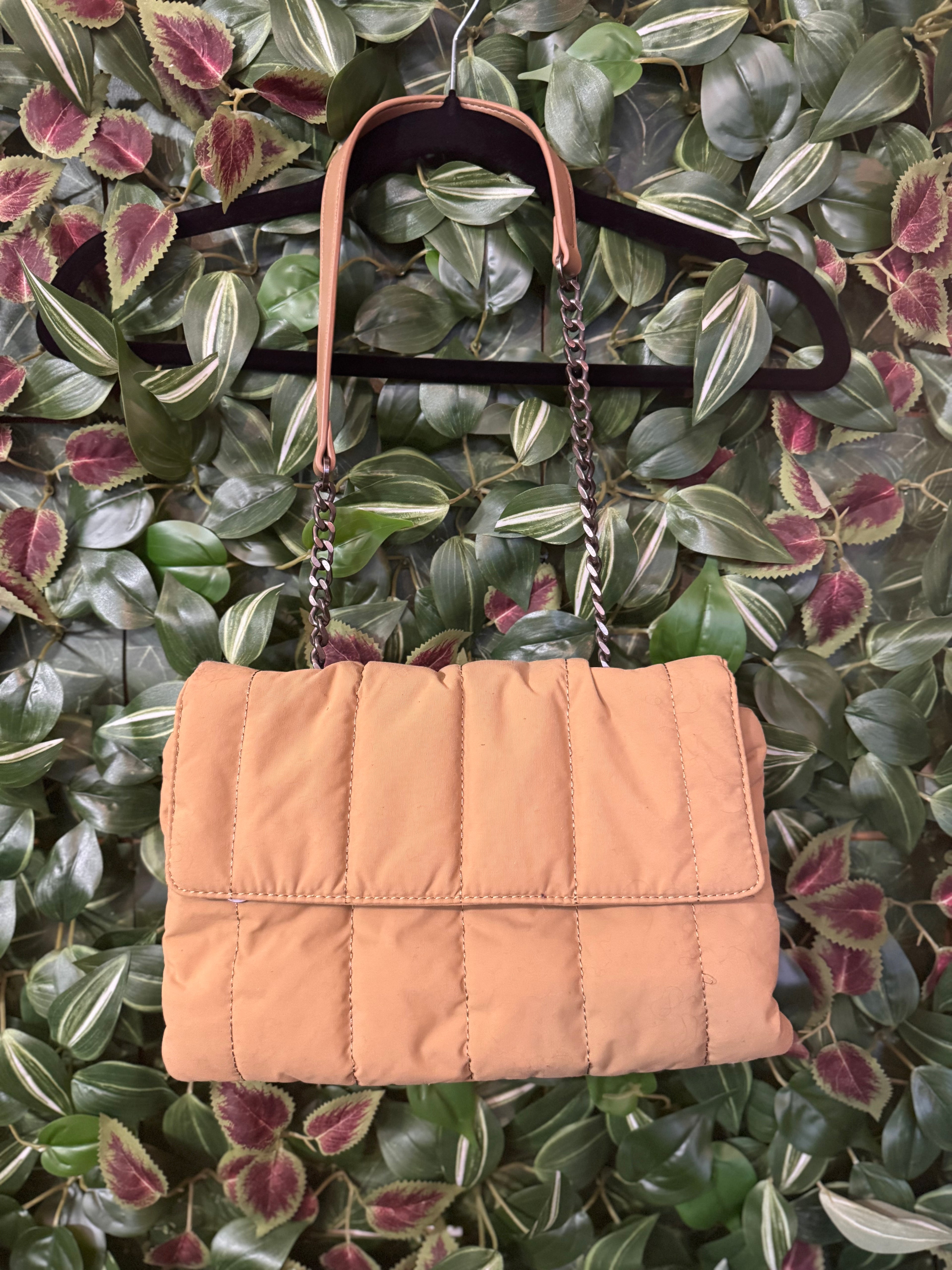 Sac à main matelassé beige