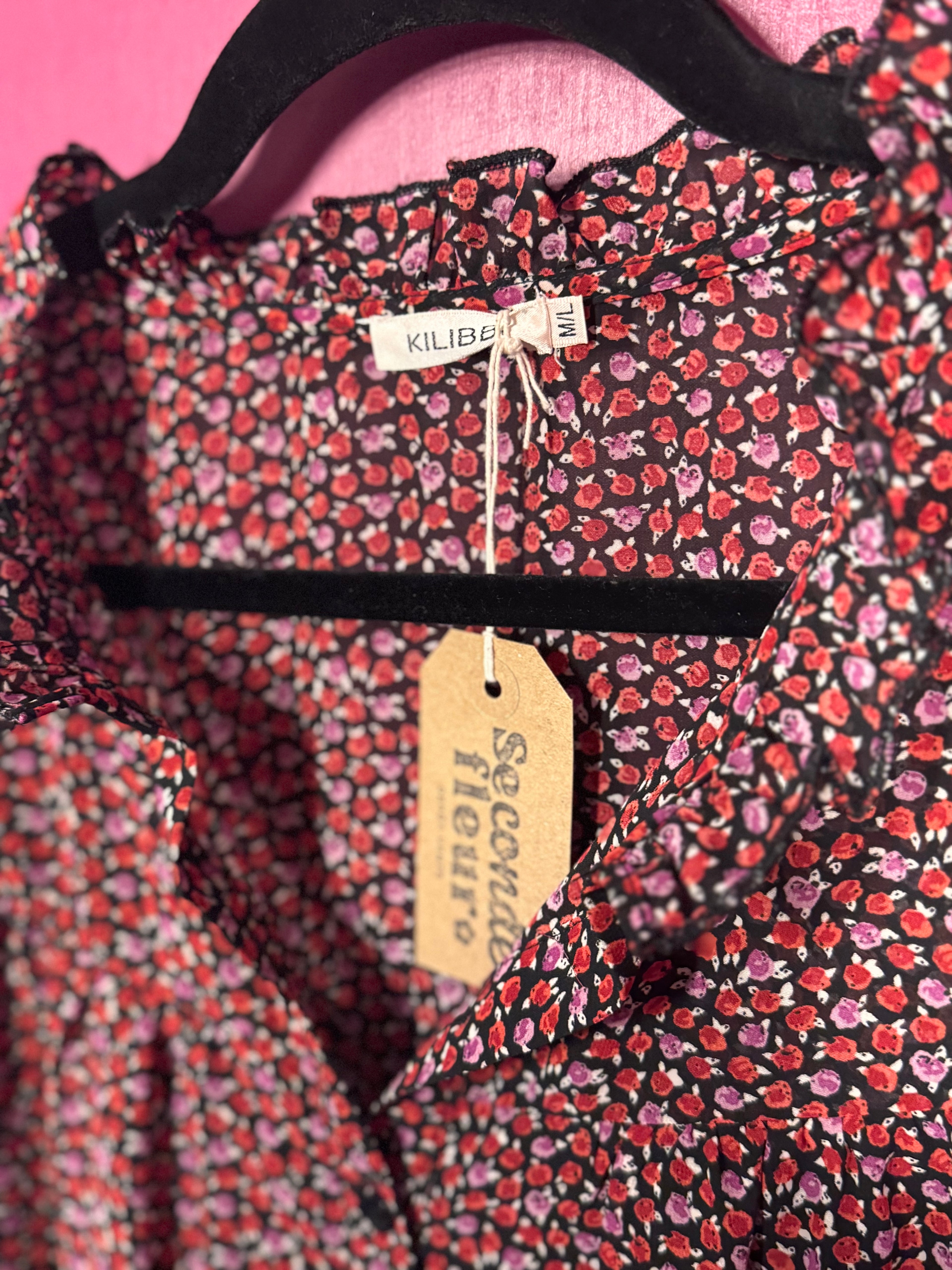 Blouse fleurie noire