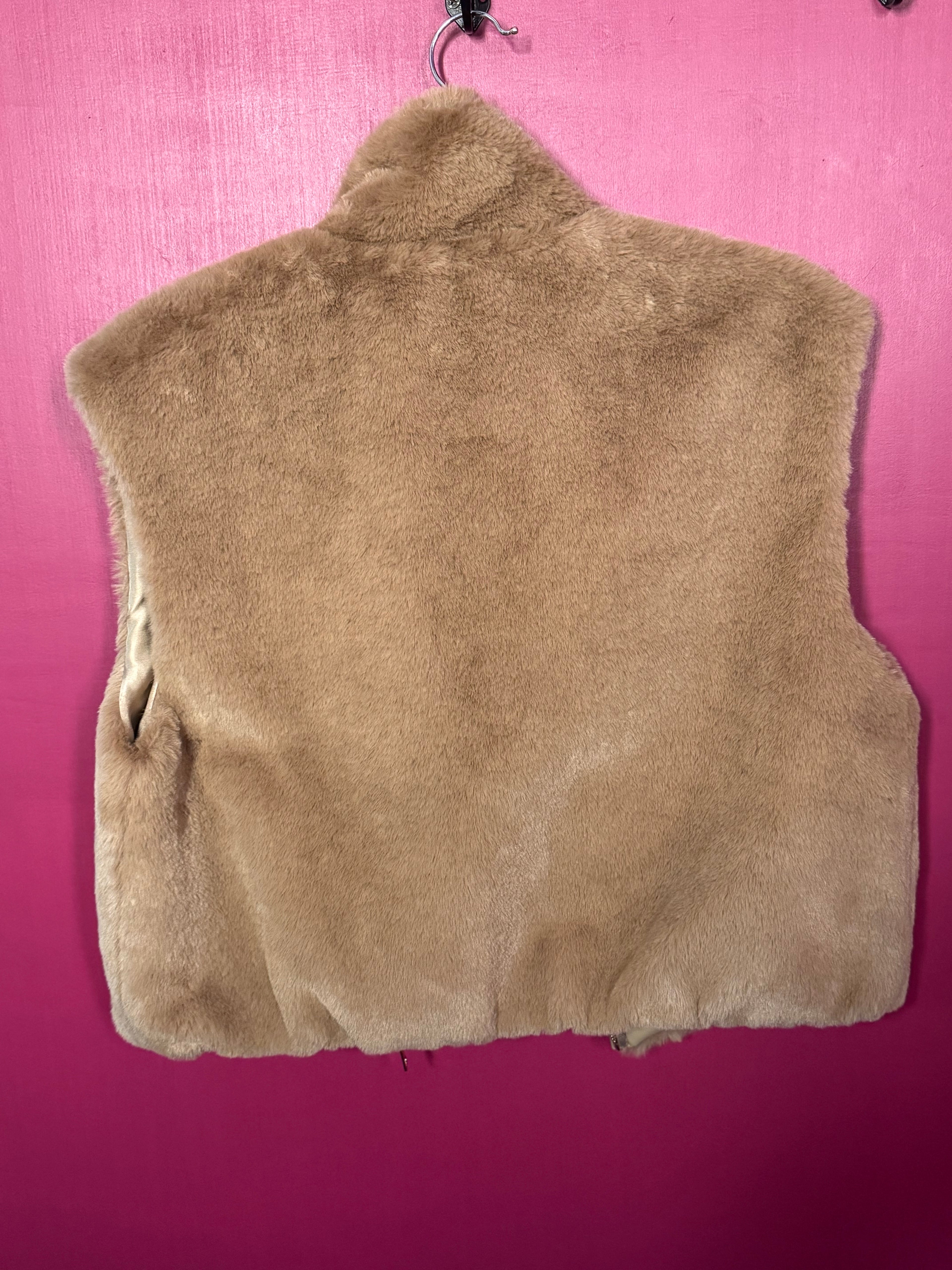 Gilet sans manches en fausse fourrure beige