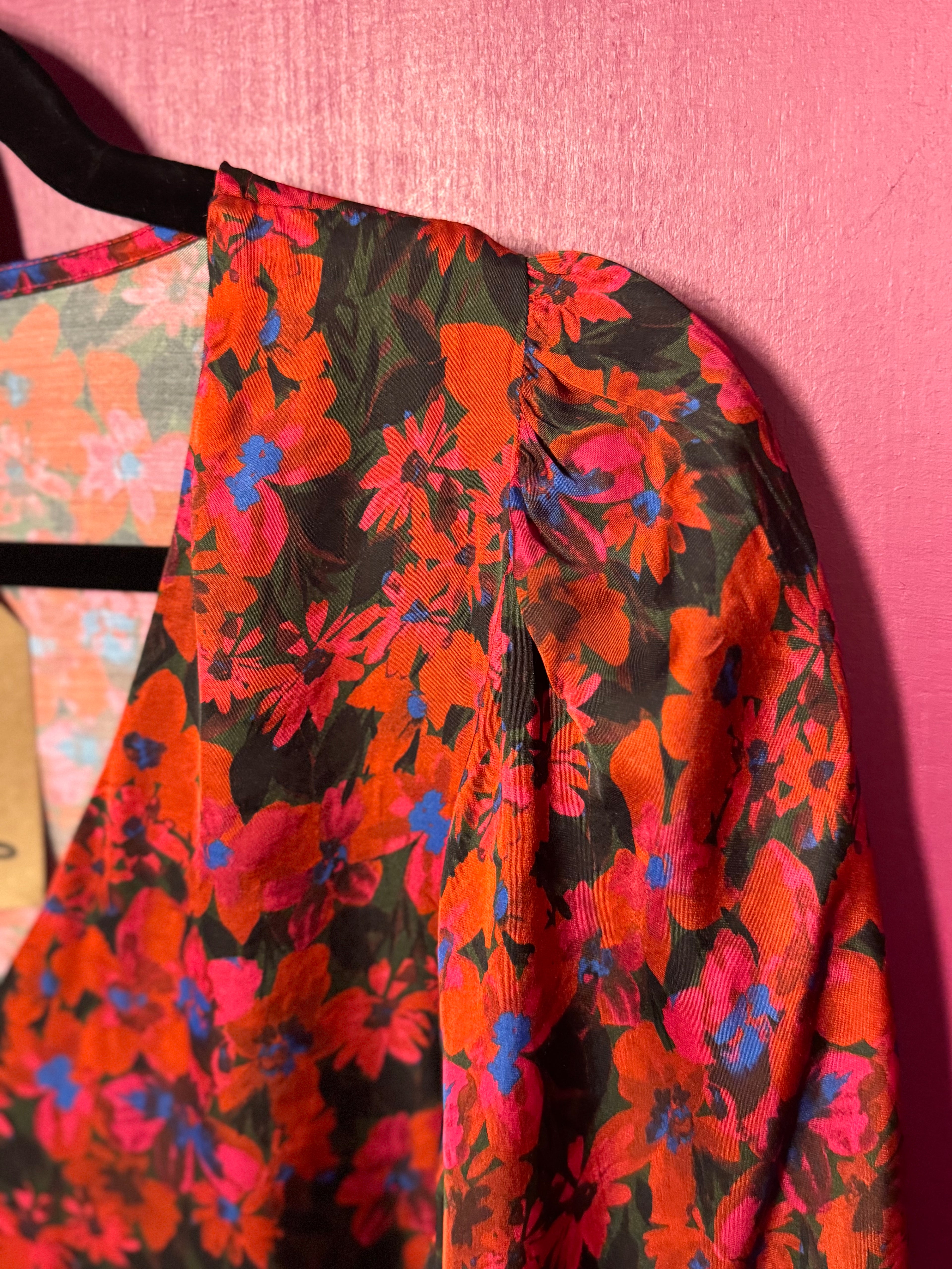 Robe rouge / vert / noir