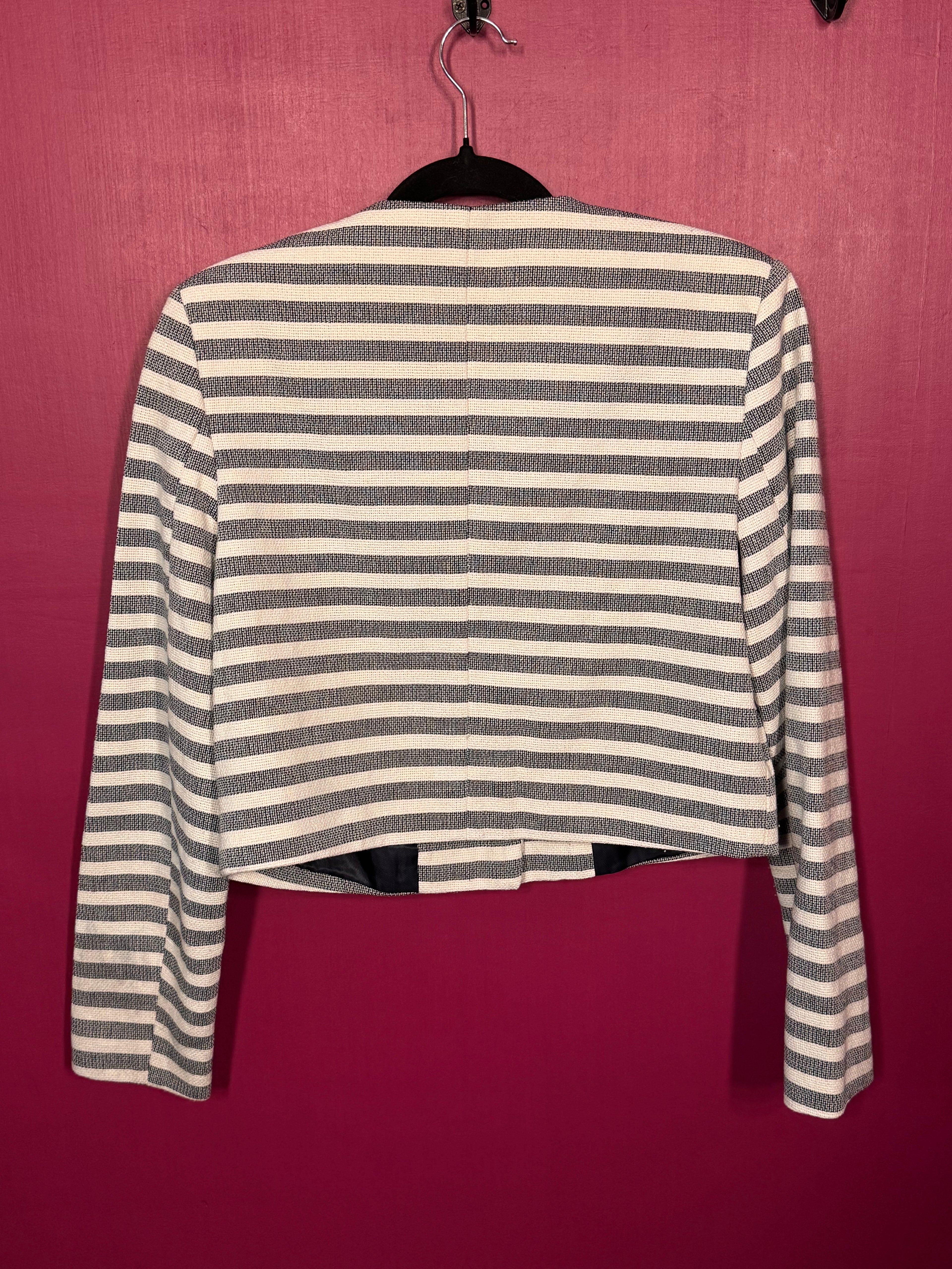 Veste gris / blanc à rayures