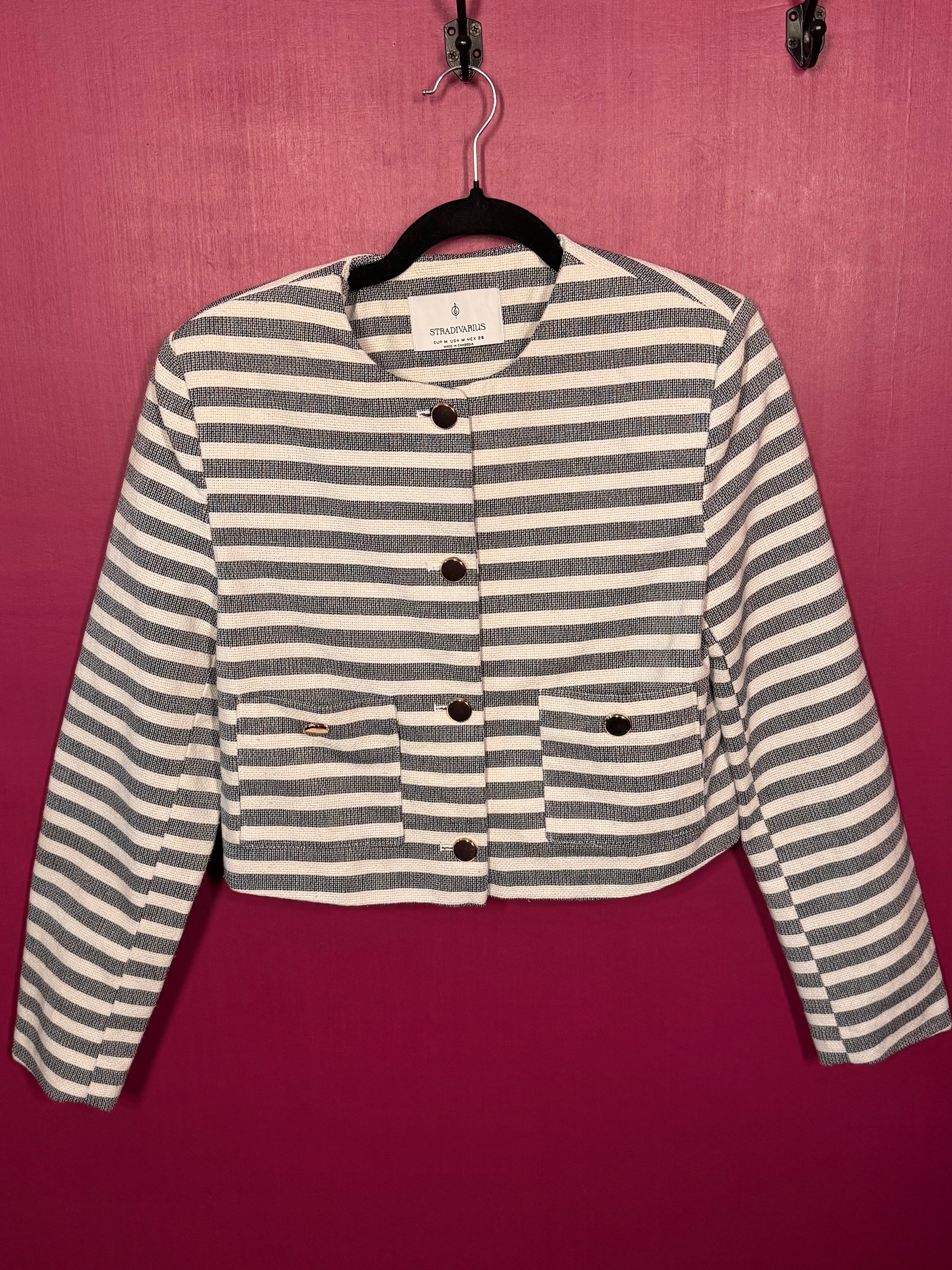 Veste gris / blanc à rayures