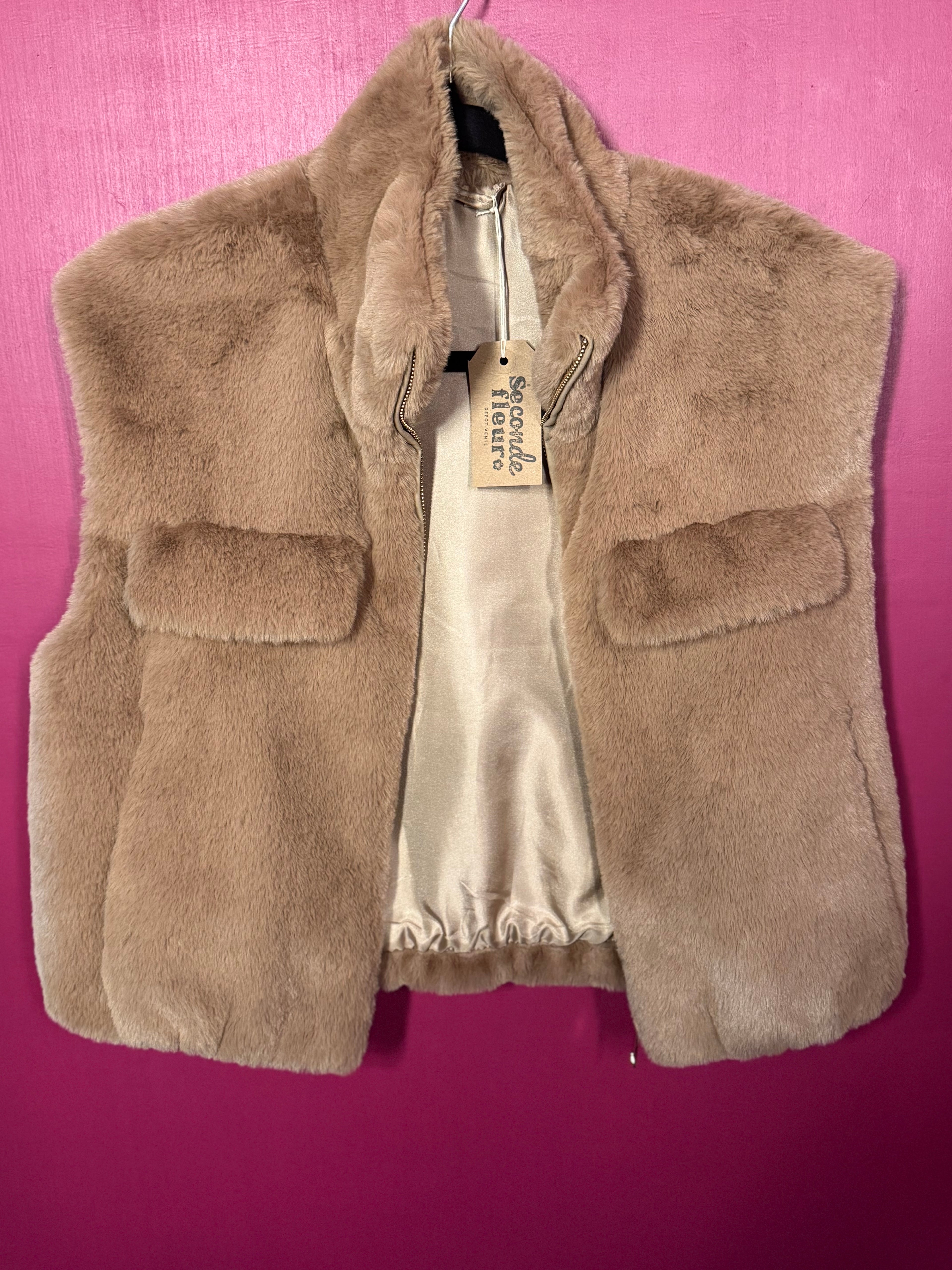 Gilet sans manches en fausse fourrure beige