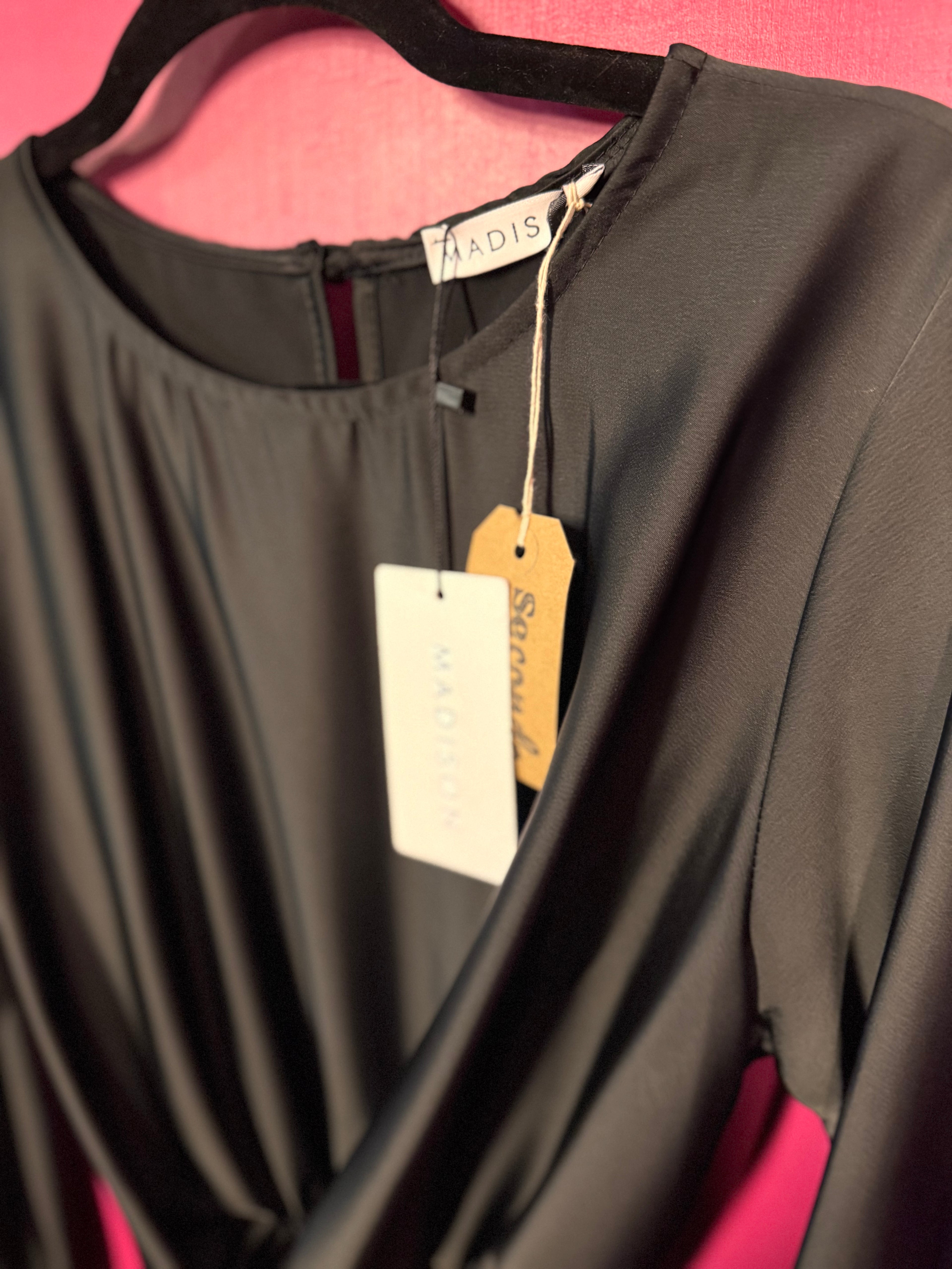 Robe satinée longue noire