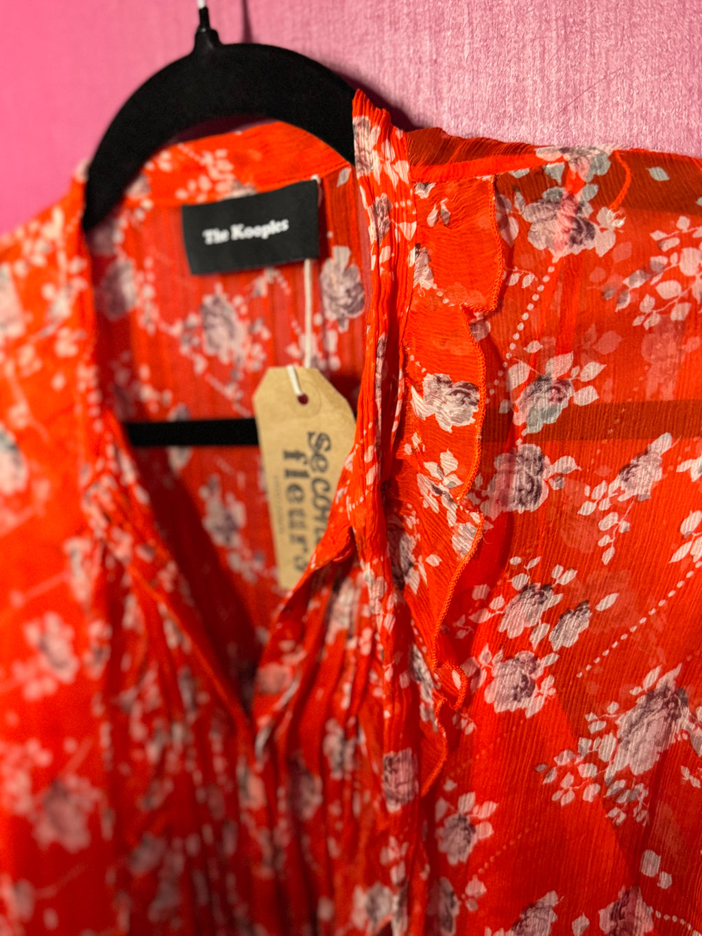 Blouse rouge fleurie en soie