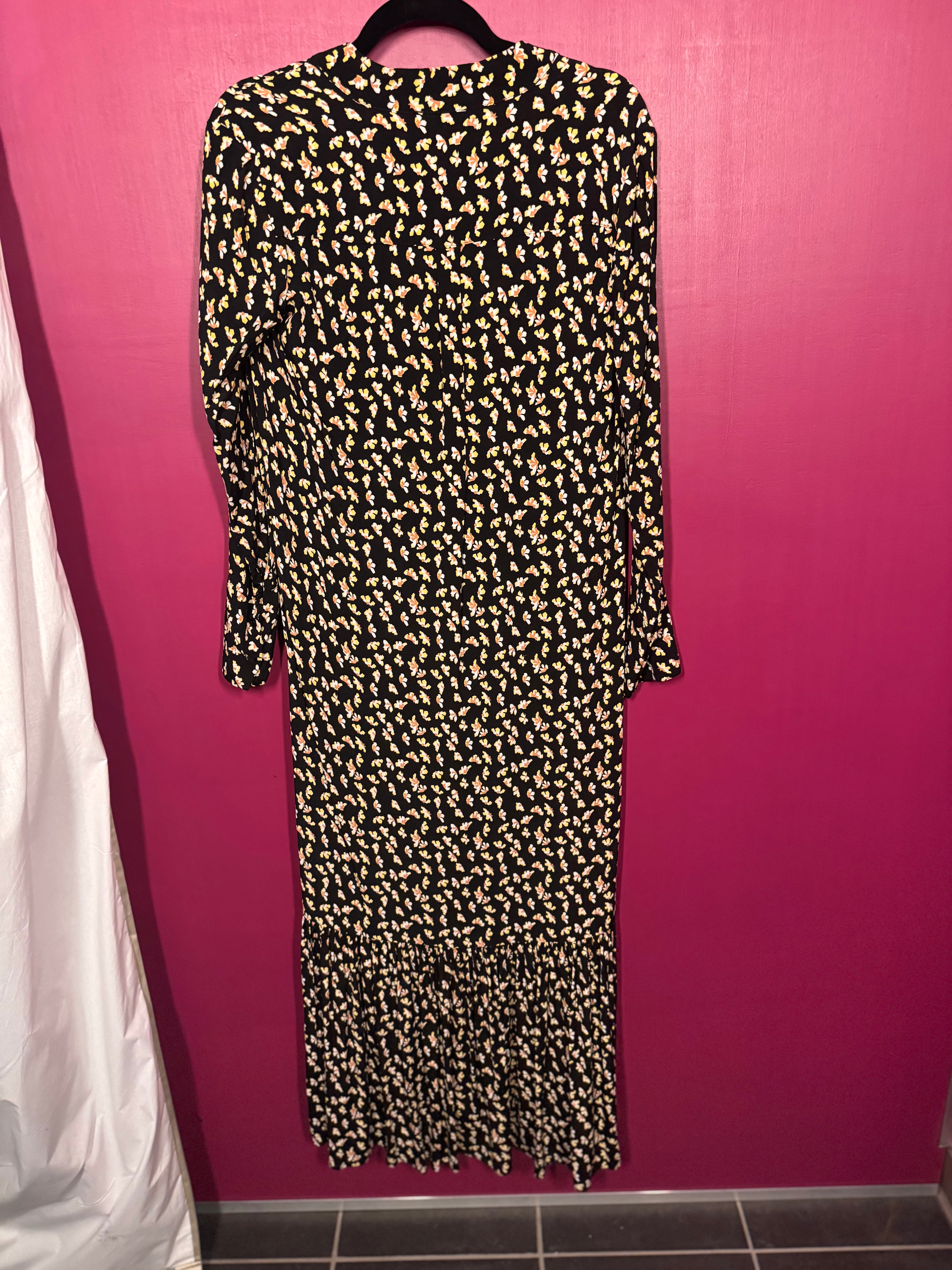 Robe fleurie noire longue