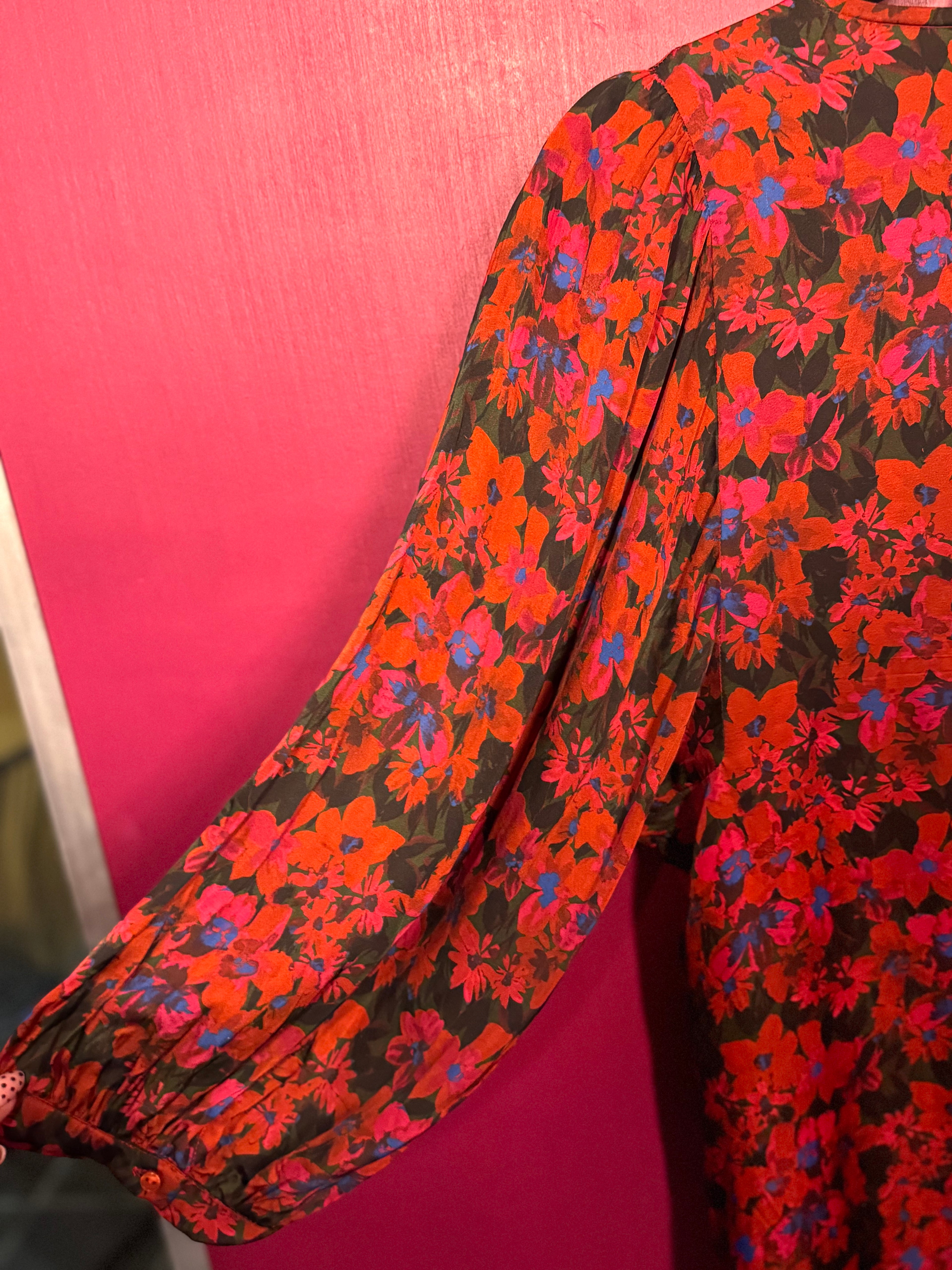 Robe rouge / vert / noir