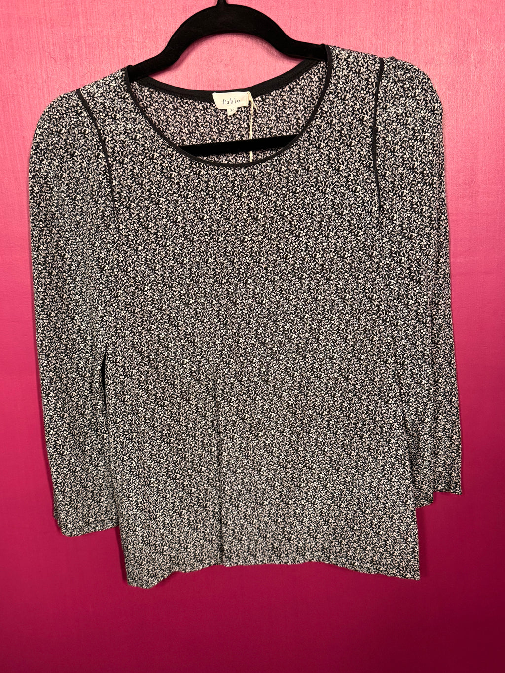 Blouse en soie à motifs noir / blanc