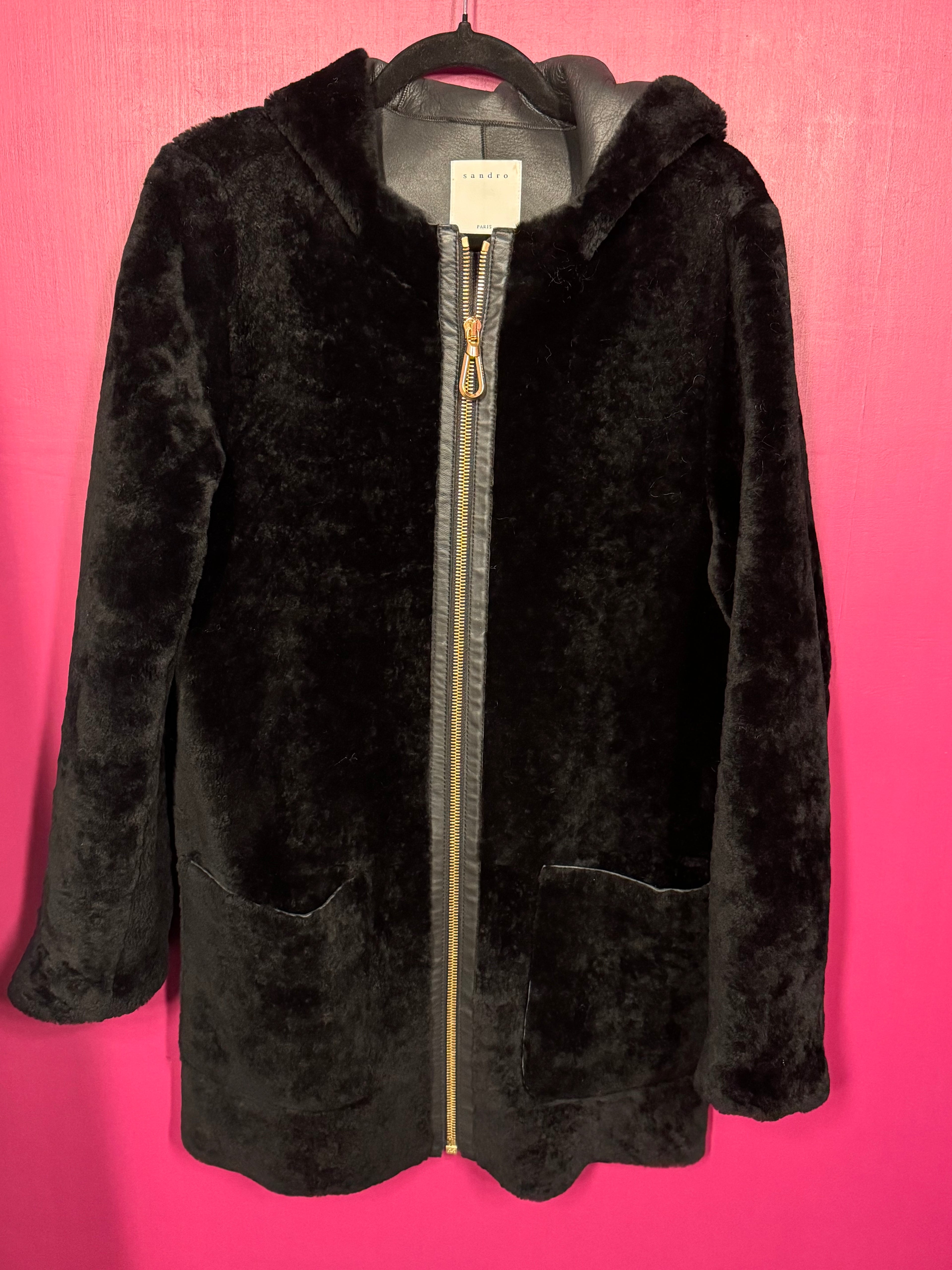 Manteau en cuir et fourrure