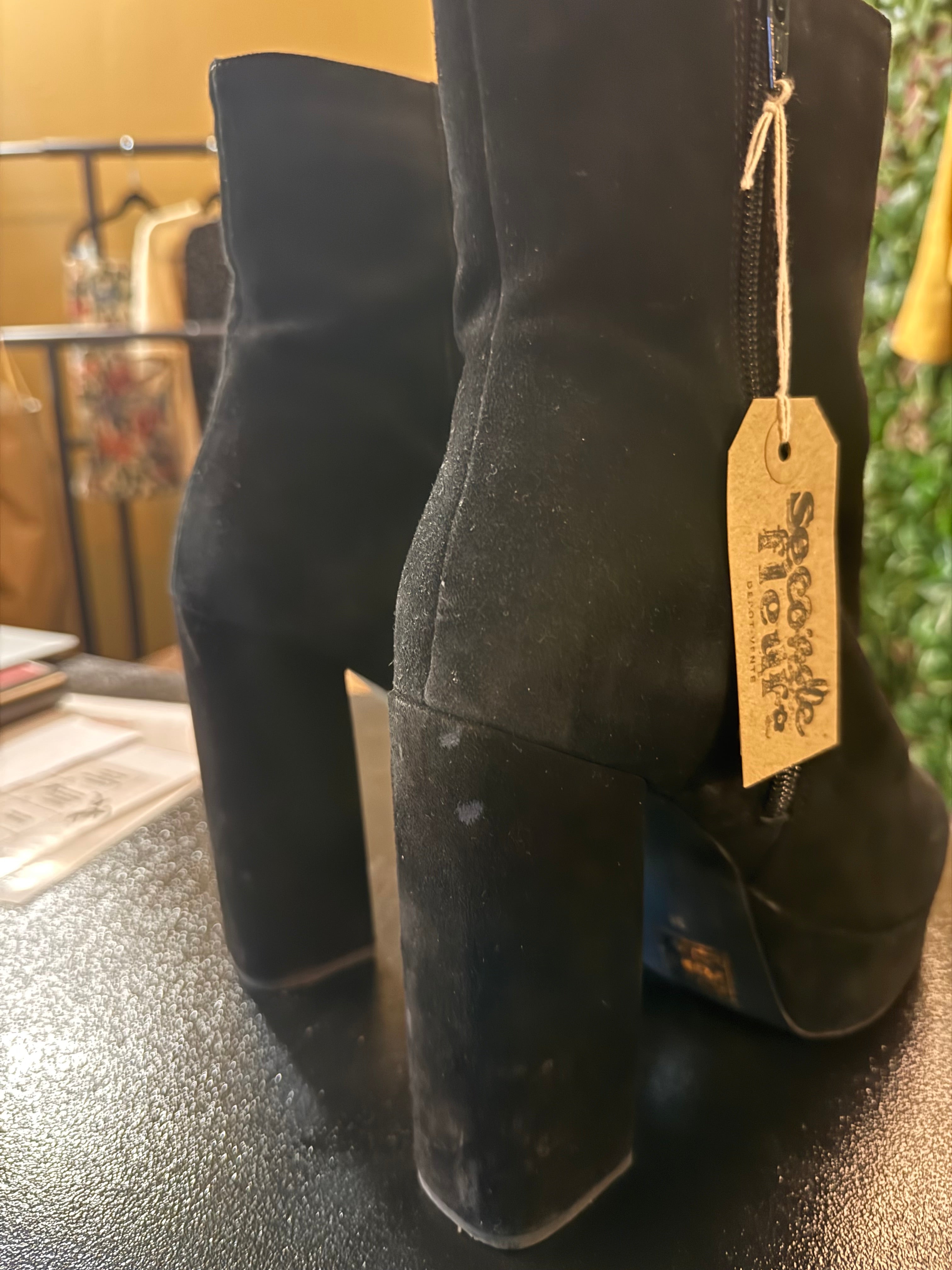 Bottines à plateforme et talons noires