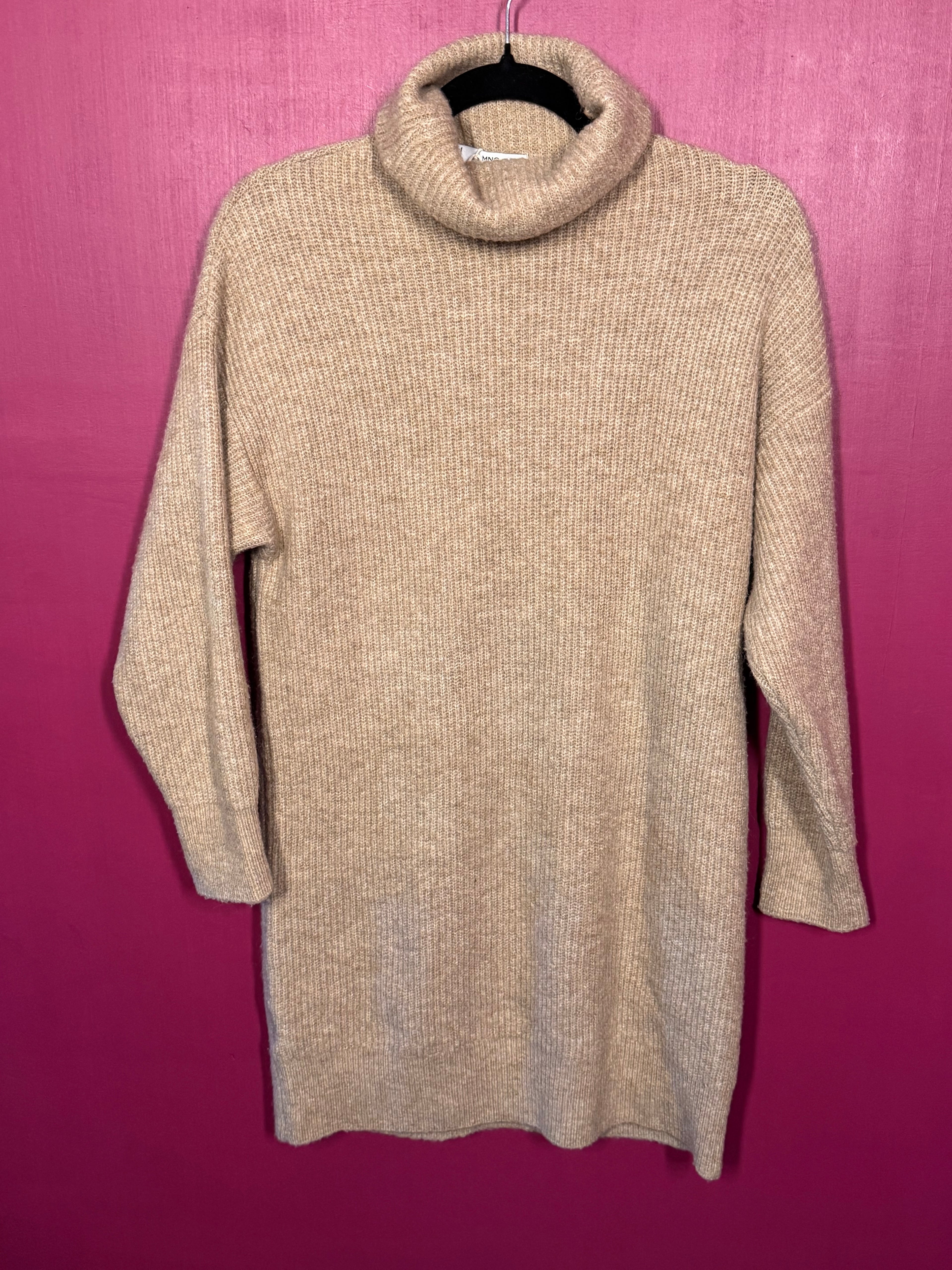 Robe col roulé beige