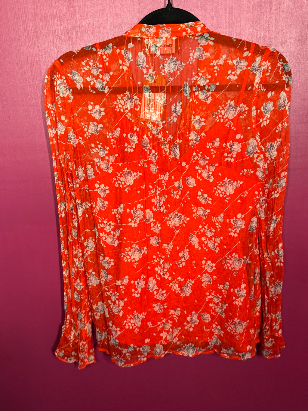 Blouse rouge fleurie en soie