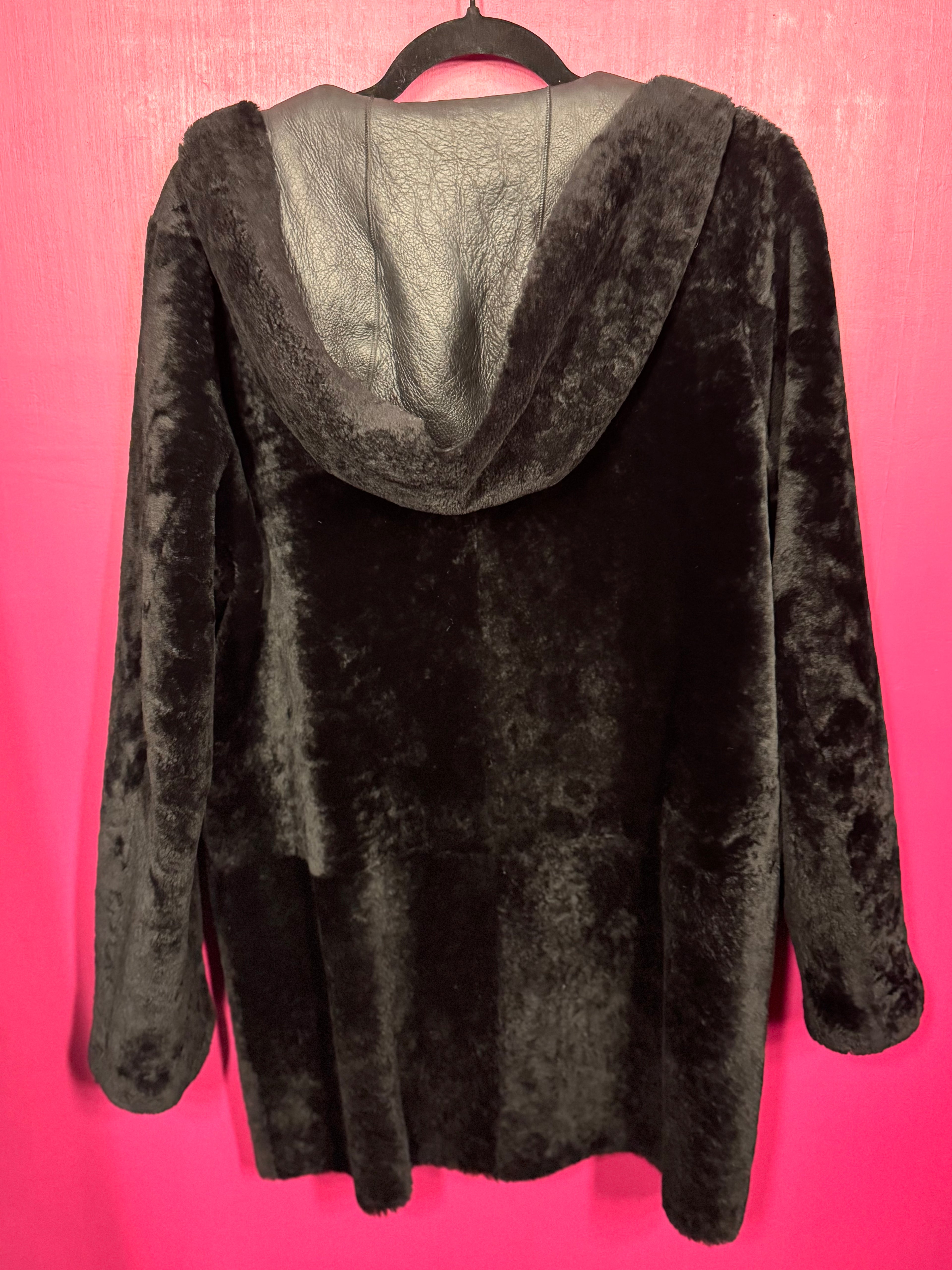 Manteau en cuir et fourrure