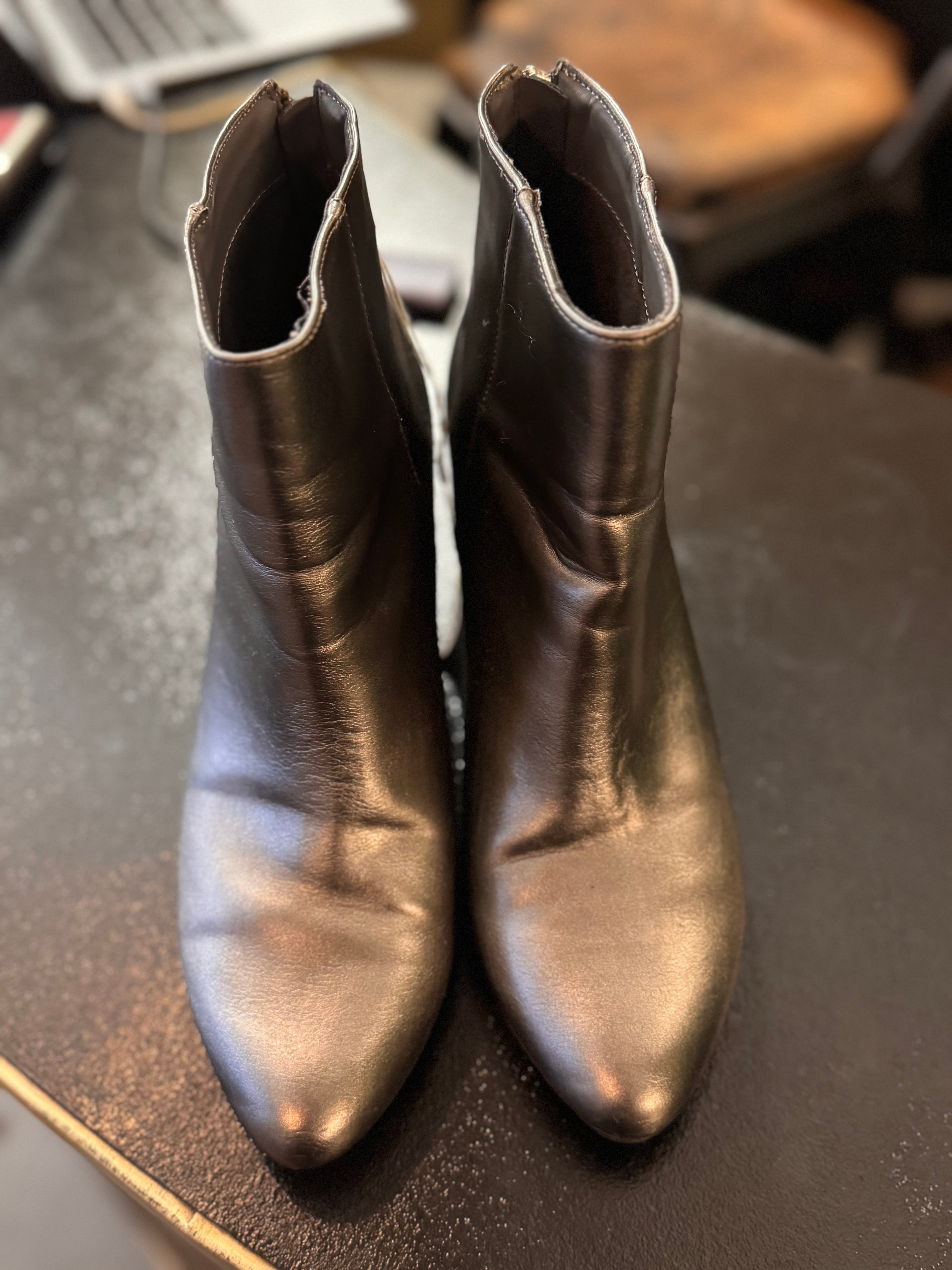 Bottines à talons argentées