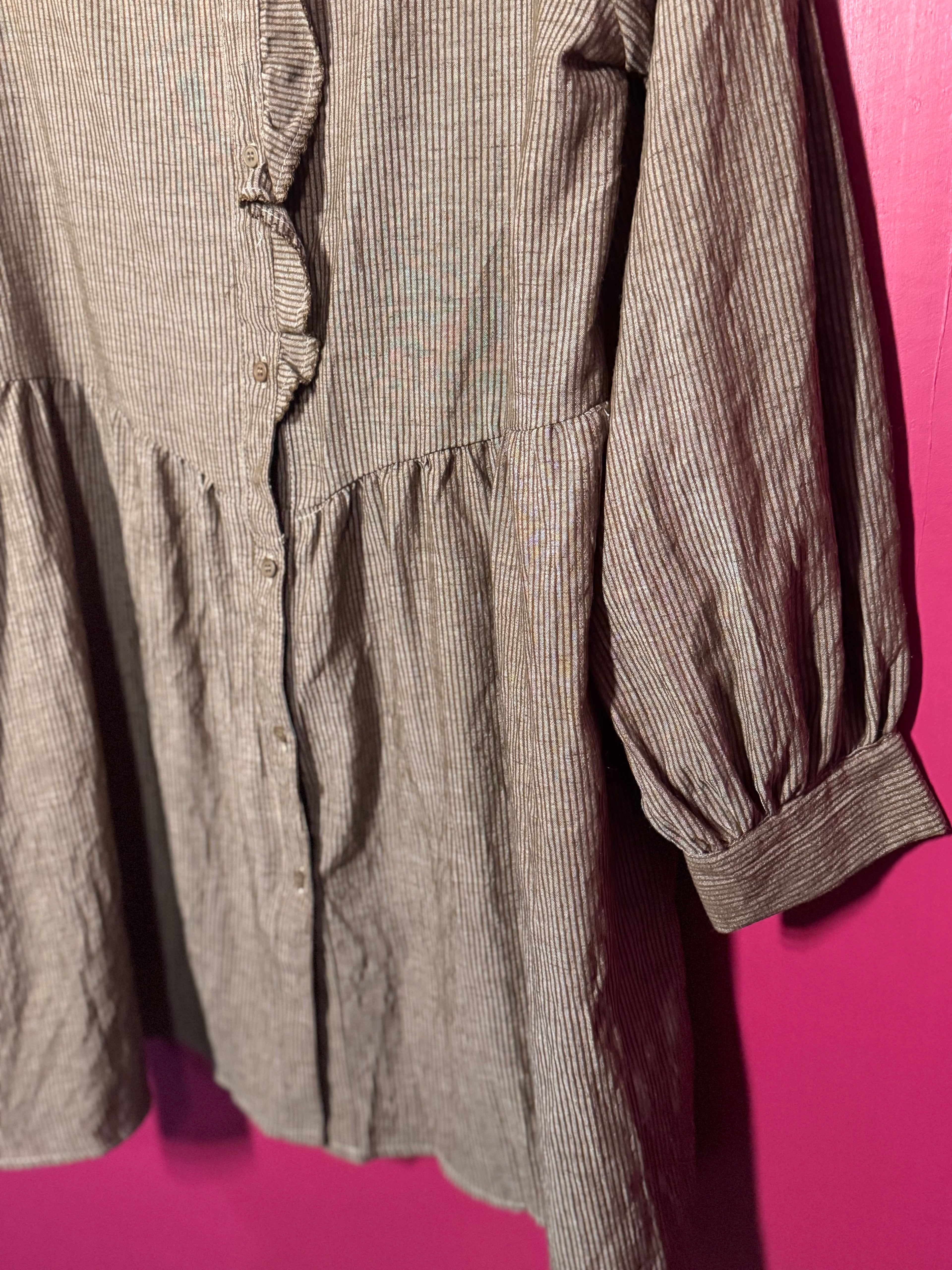 Robe à rayures grise