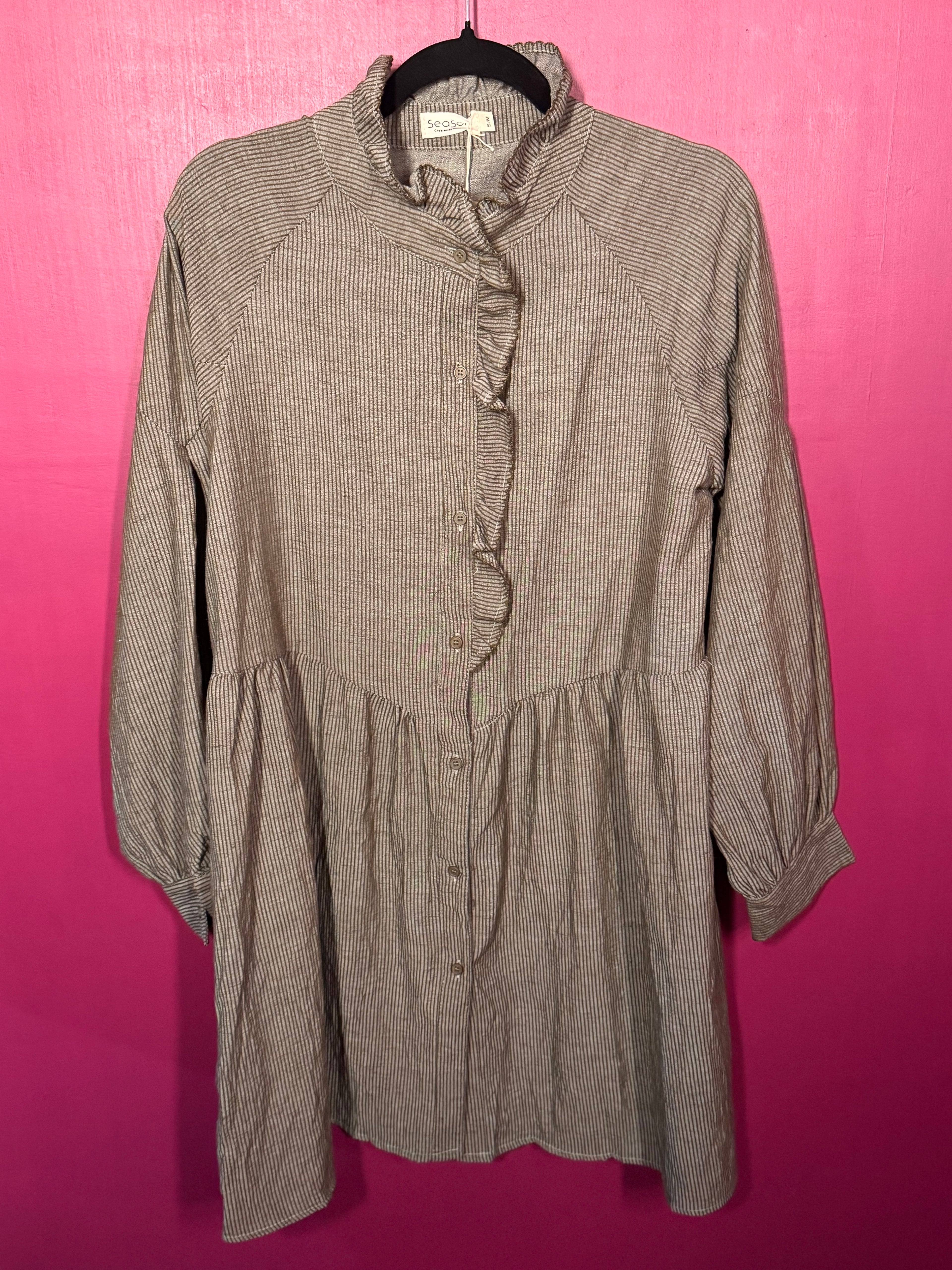 Robe à rayures grise