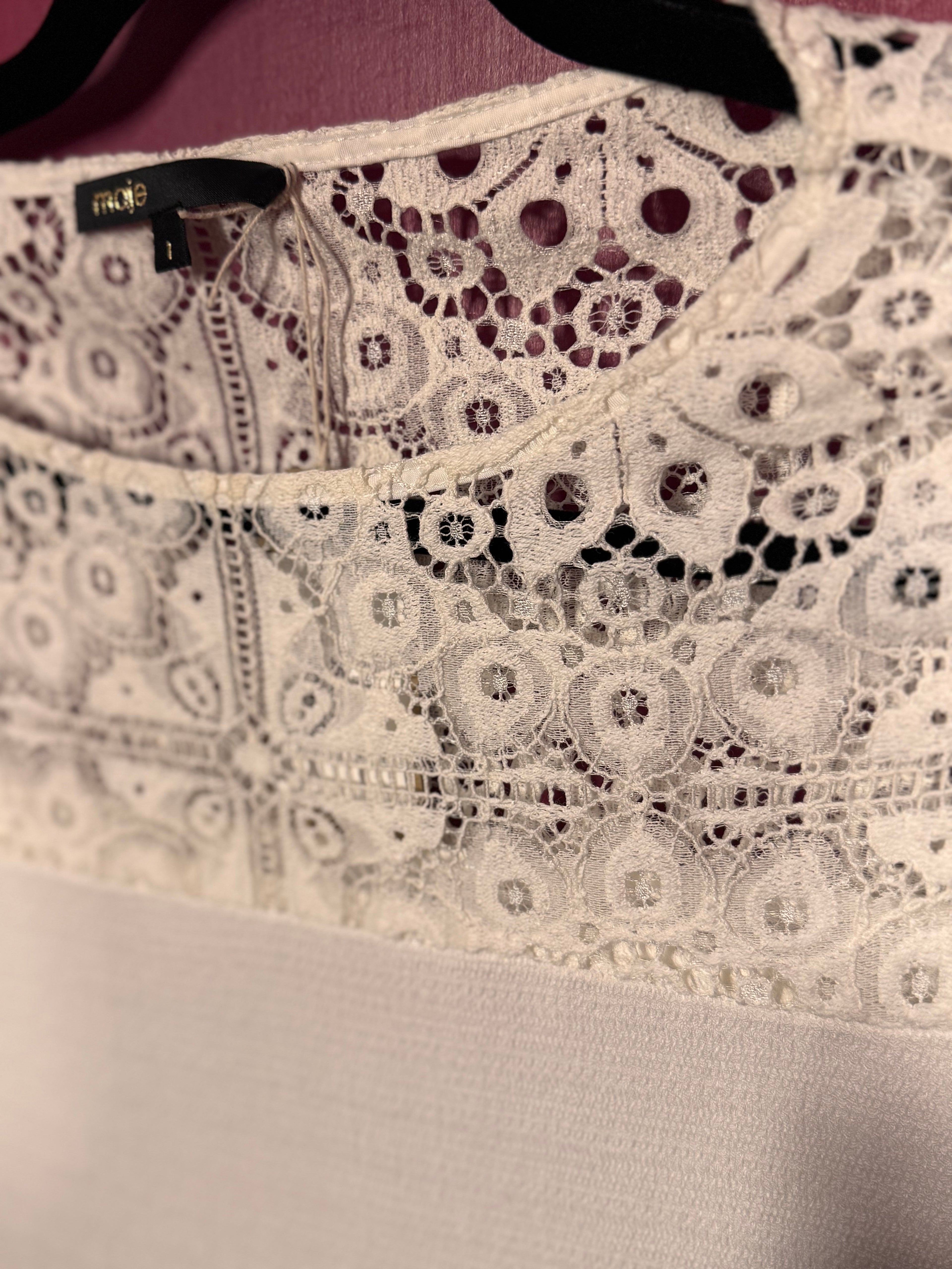 Blouse blanche avec dentelle