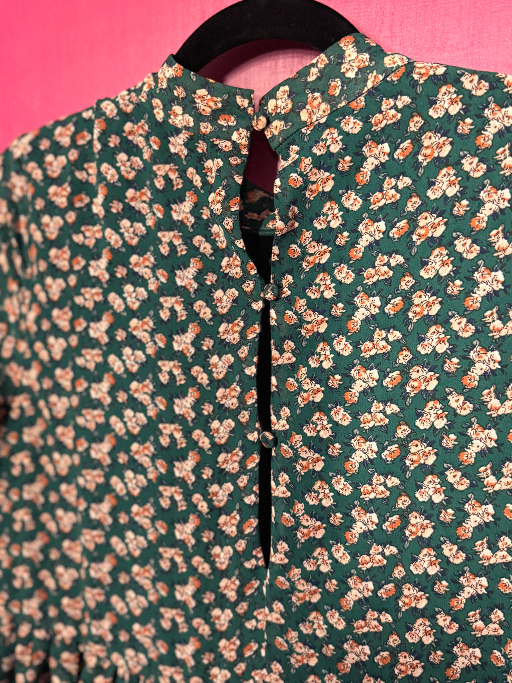 Robe mi-longue à fleurs verte