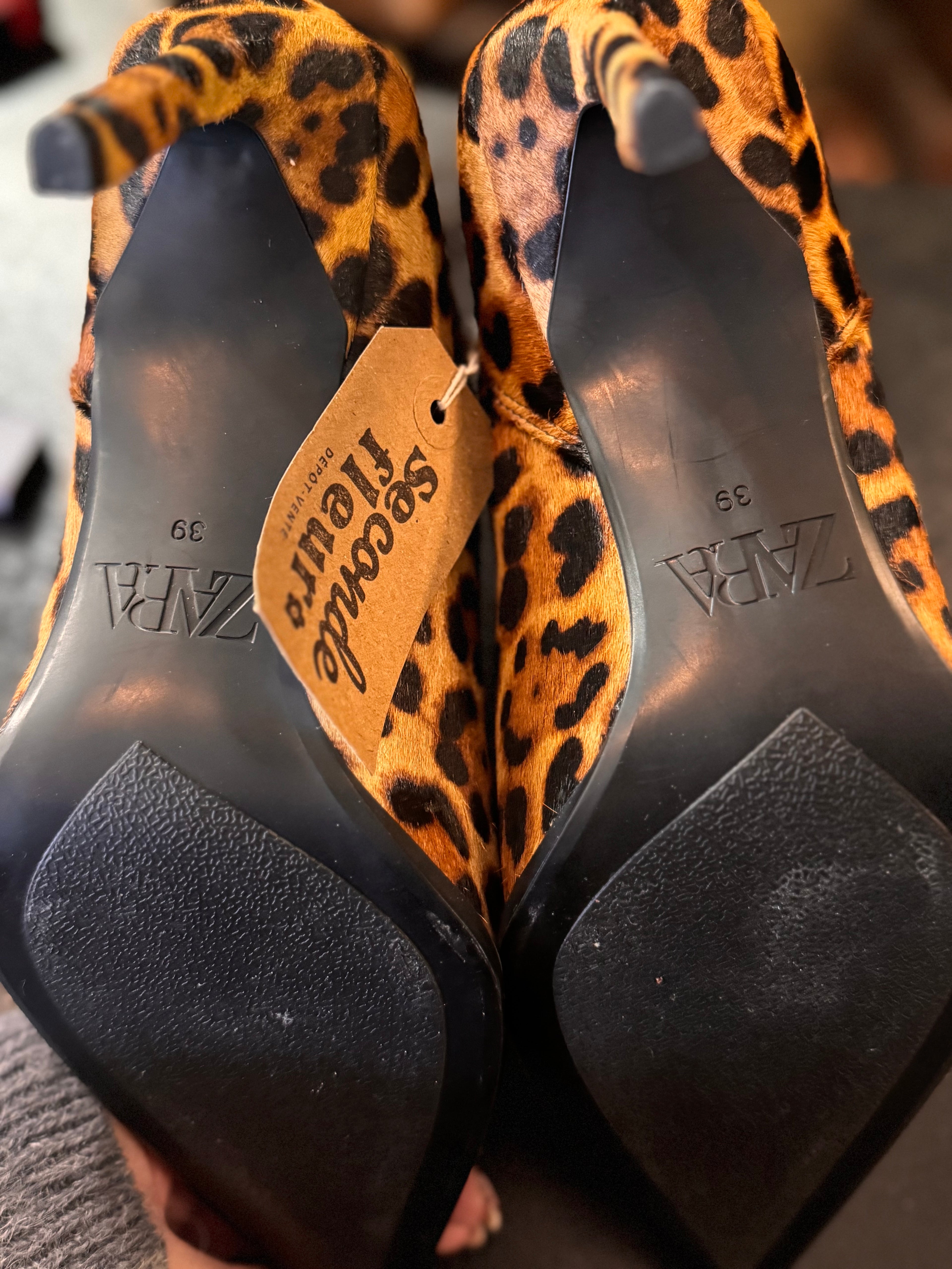 Bottines à talons aiguilles léopard